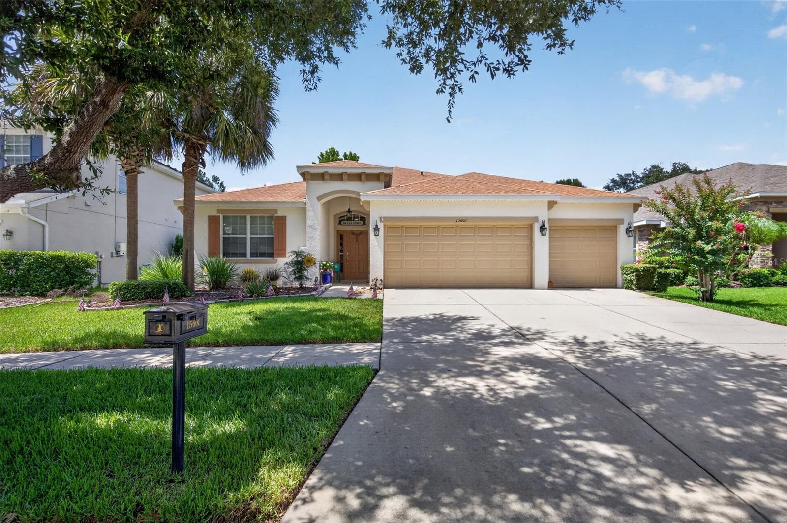 Single Family Residence at 15601 STARLING WATER DR, LITHIA, photo 2 of 78