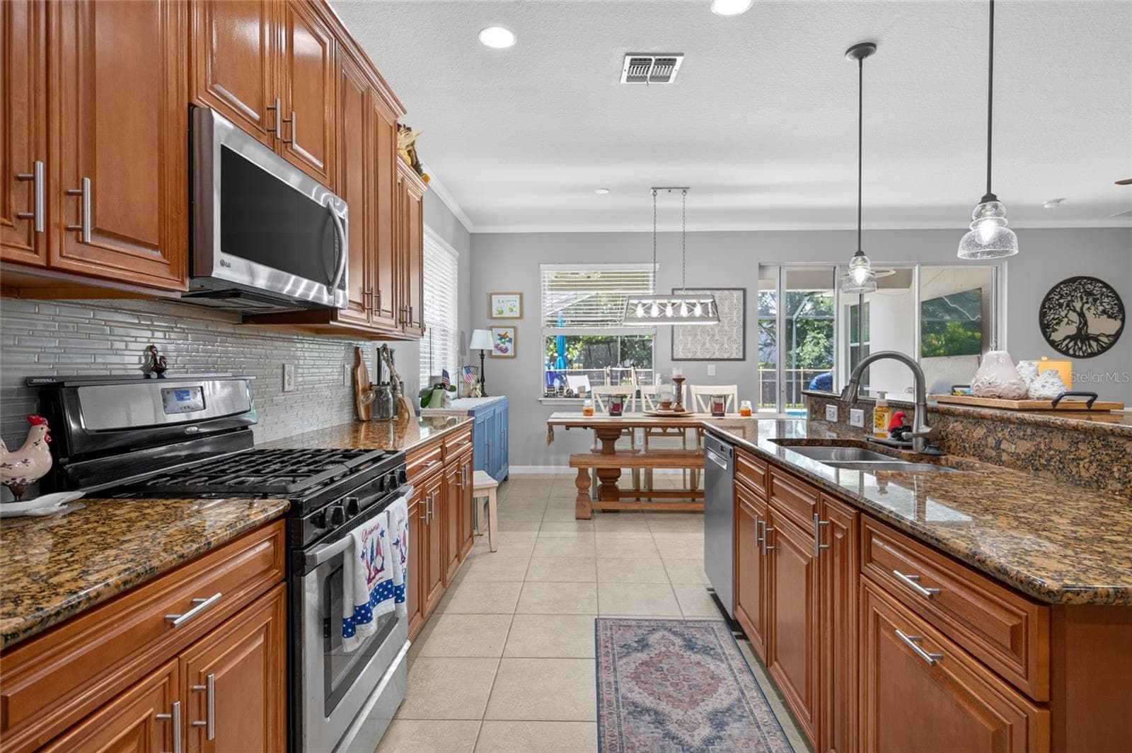 Single Family Residence at 15601 STARLING WATER DR, LITHIA, photo 8 of 78