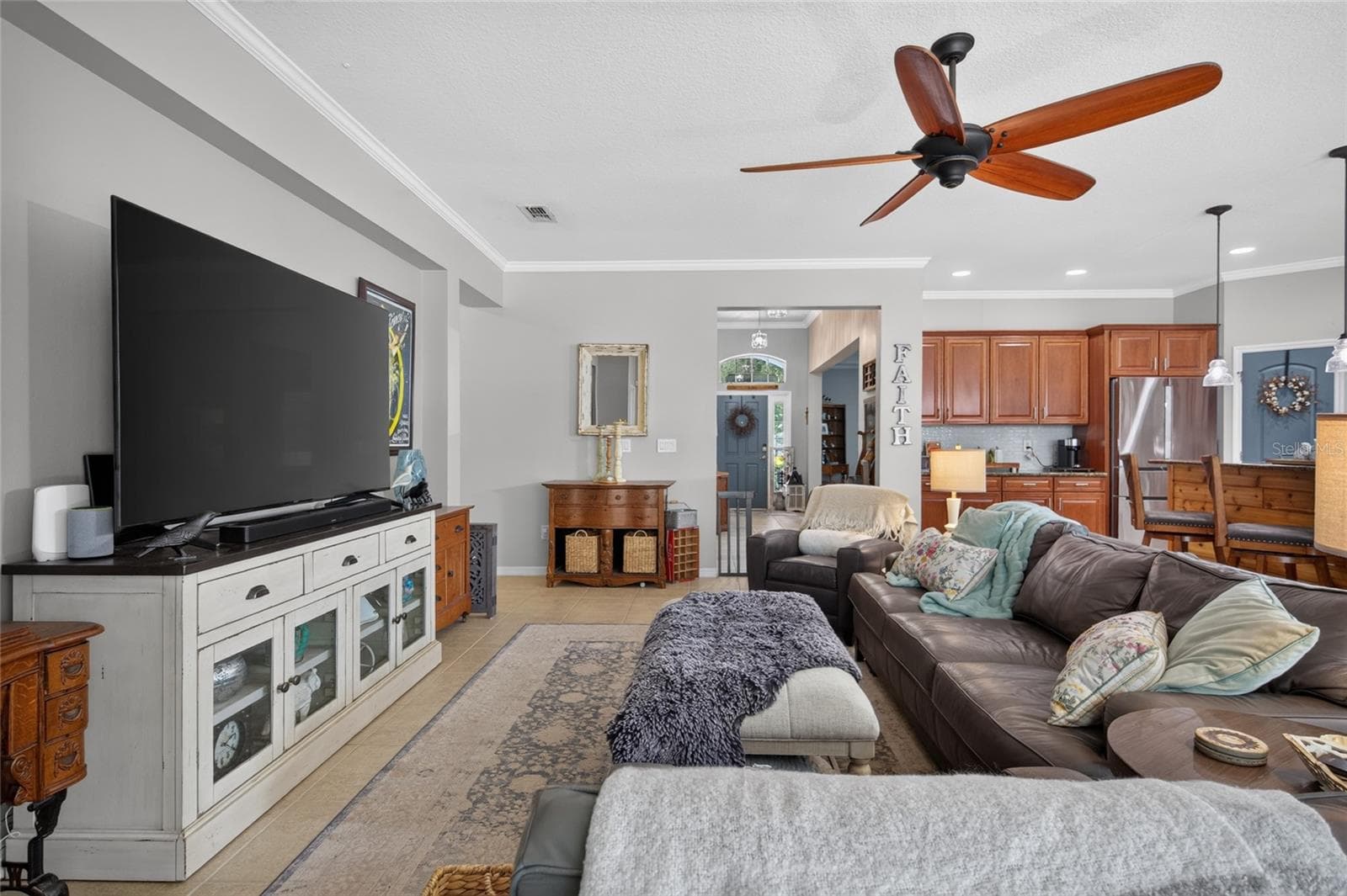 Single Family Residence at 15601 STARLING WATER DR, LITHIA, photo 9 of 78