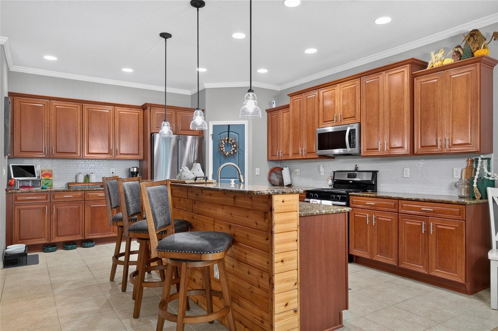 Single Family Residence at 15601 STARLING WATER DR, LITHIA, photo 24 of 78