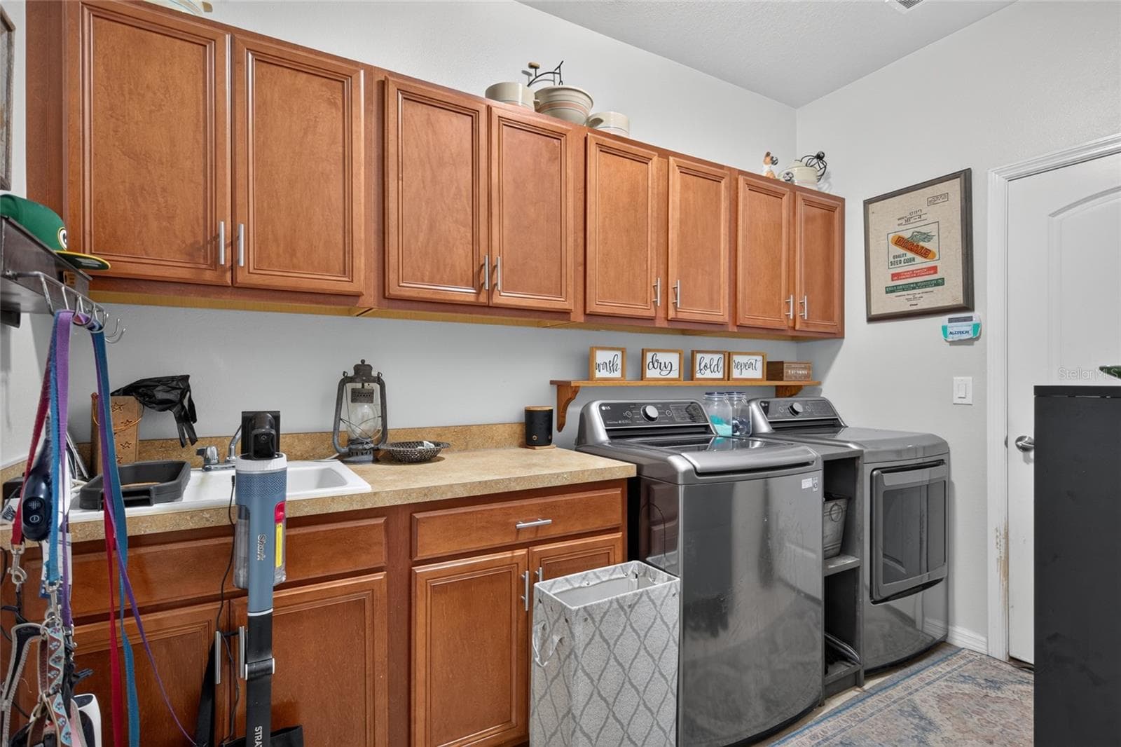 Single Family Residence at 15601 STARLING WATER DR, LITHIA, photo 25 of 78