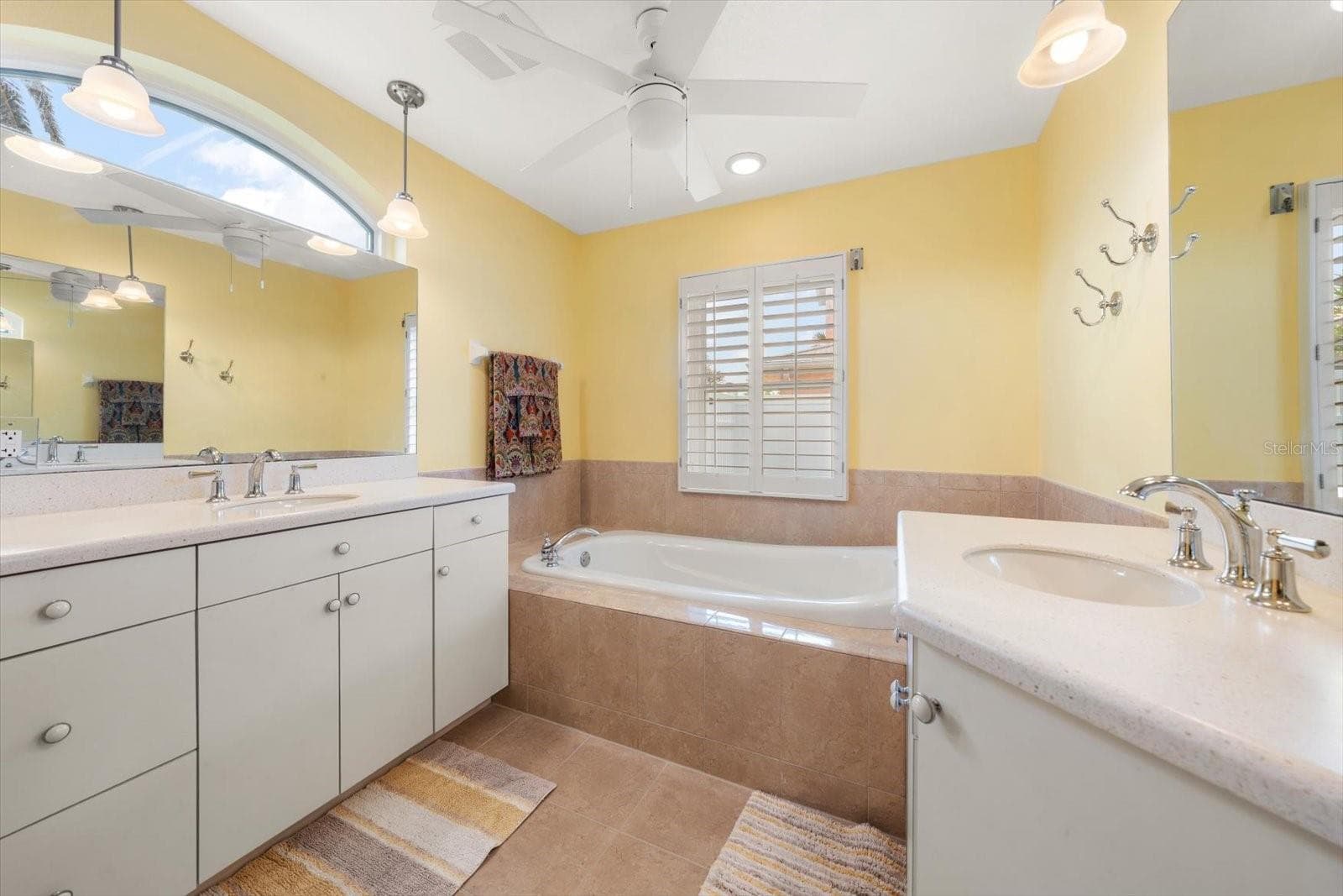 Single Family Residence at 2218 DONATO DR, BELLEAIR BEACH, photo 19 of 38