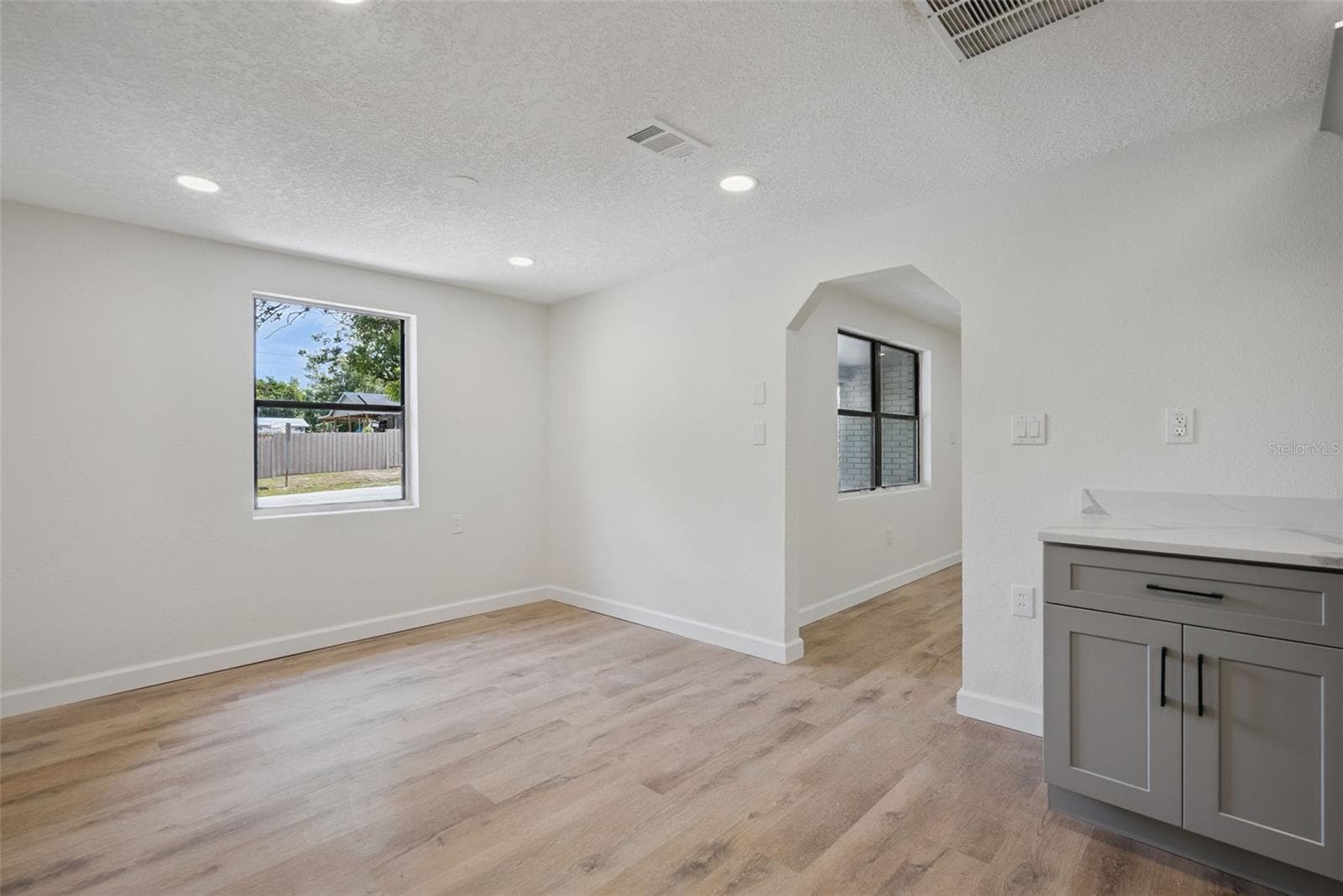 Single Family Residence at 137 LUCERNE DR, DEBARY, photo 7 of 28