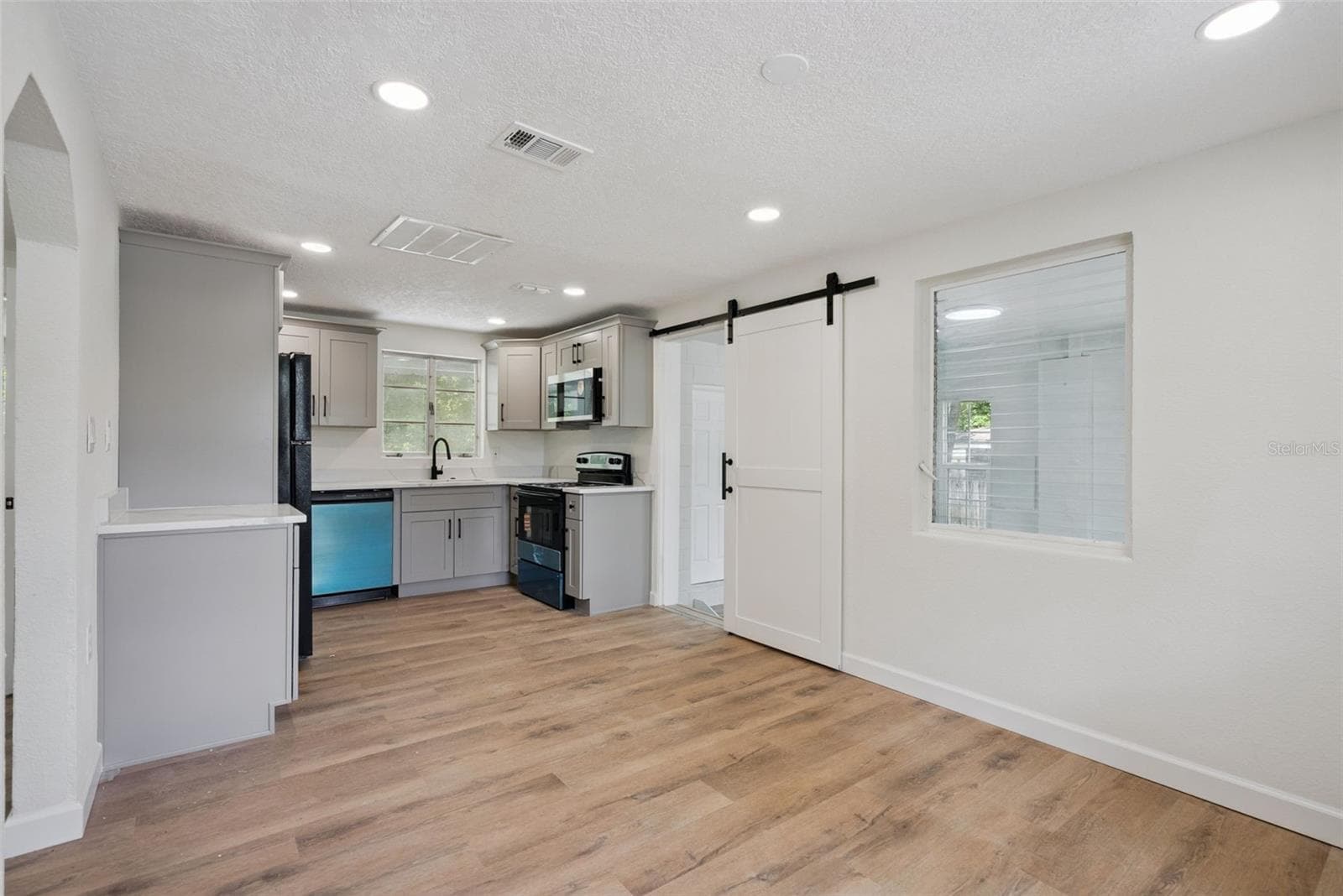 Single Family Residence at 137 LUCERNE DR, DEBARY, photo 9 of 28