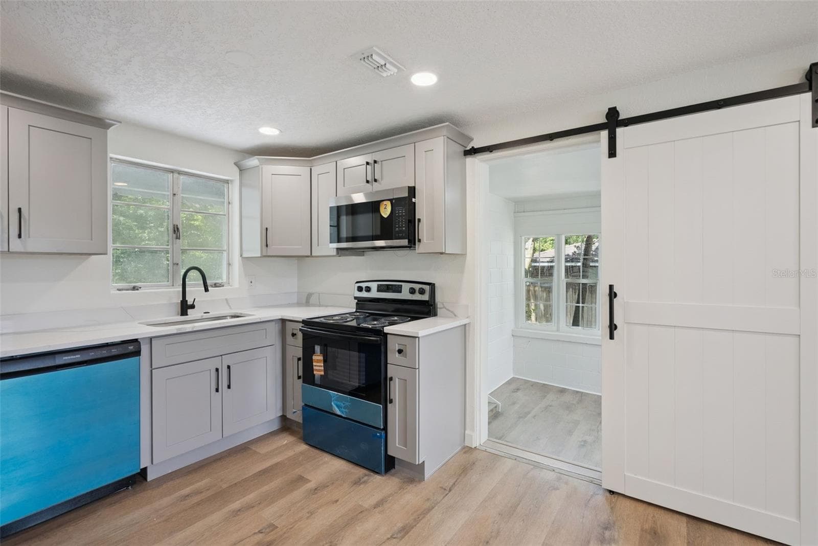 Single Family Residence at 137 LUCERNE DR, DEBARY, photo 10 of 28