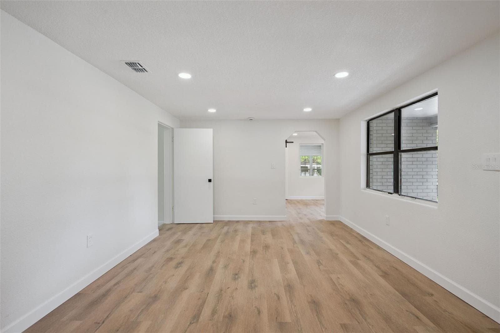 Single Family Residence at 137 LUCERNE DR, DEBARY, photo 18 of 28