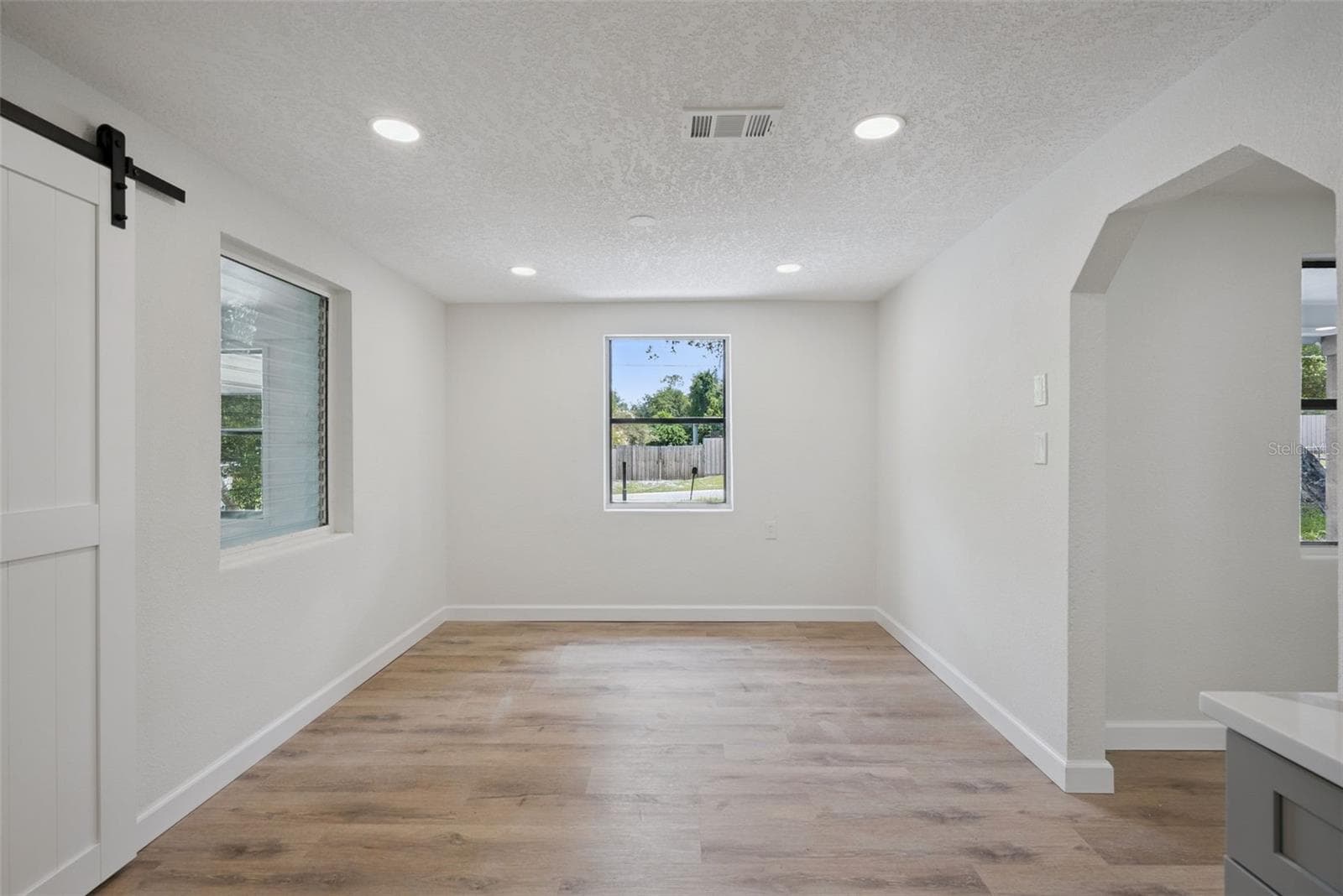 Single Family Residence at 137 LUCERNE DR, DEBARY, photo 21 of 28