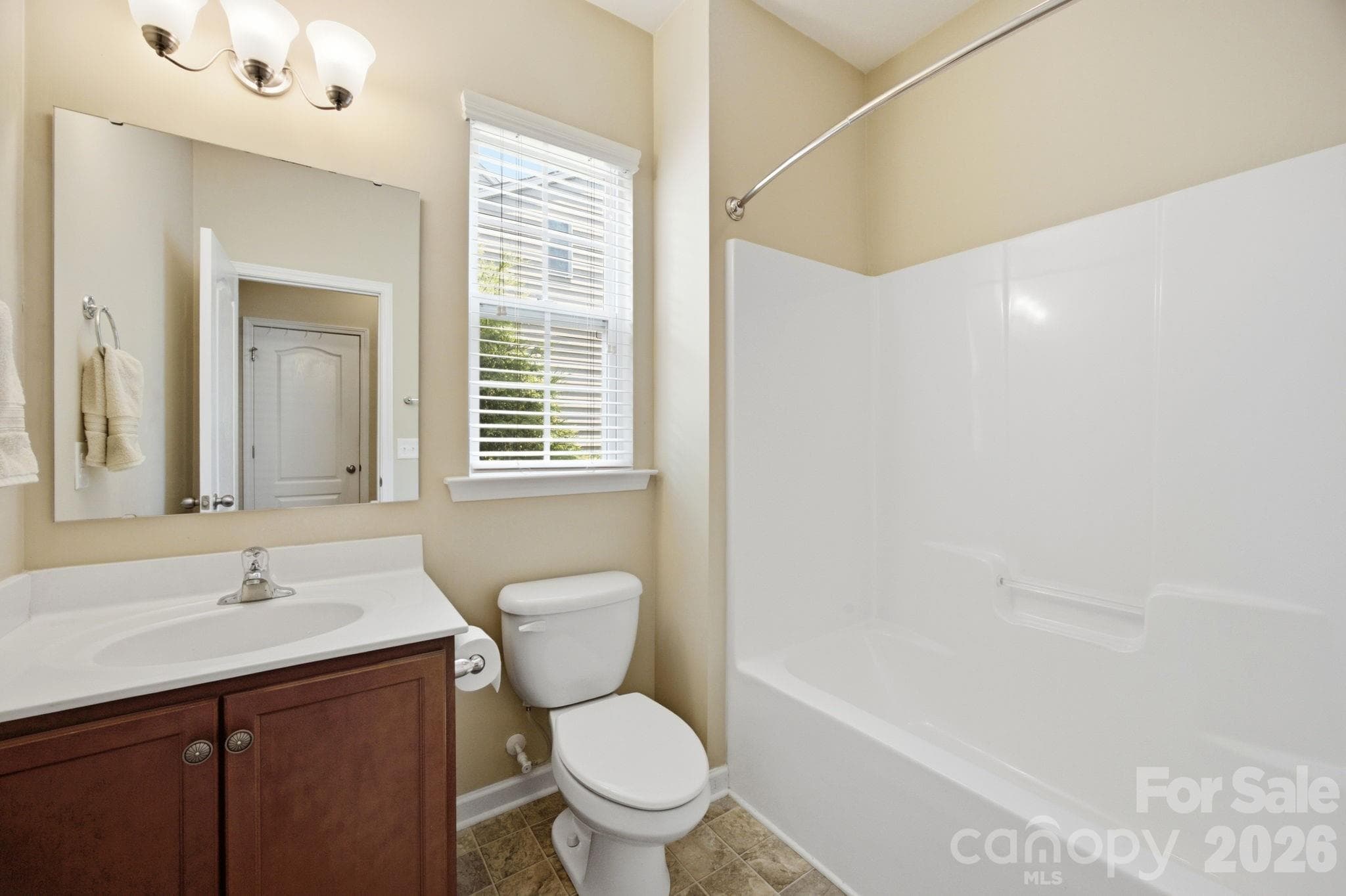 Single Family Residence at 14711 Brannock Hills Drive, Charlotte, photo 18 of 34