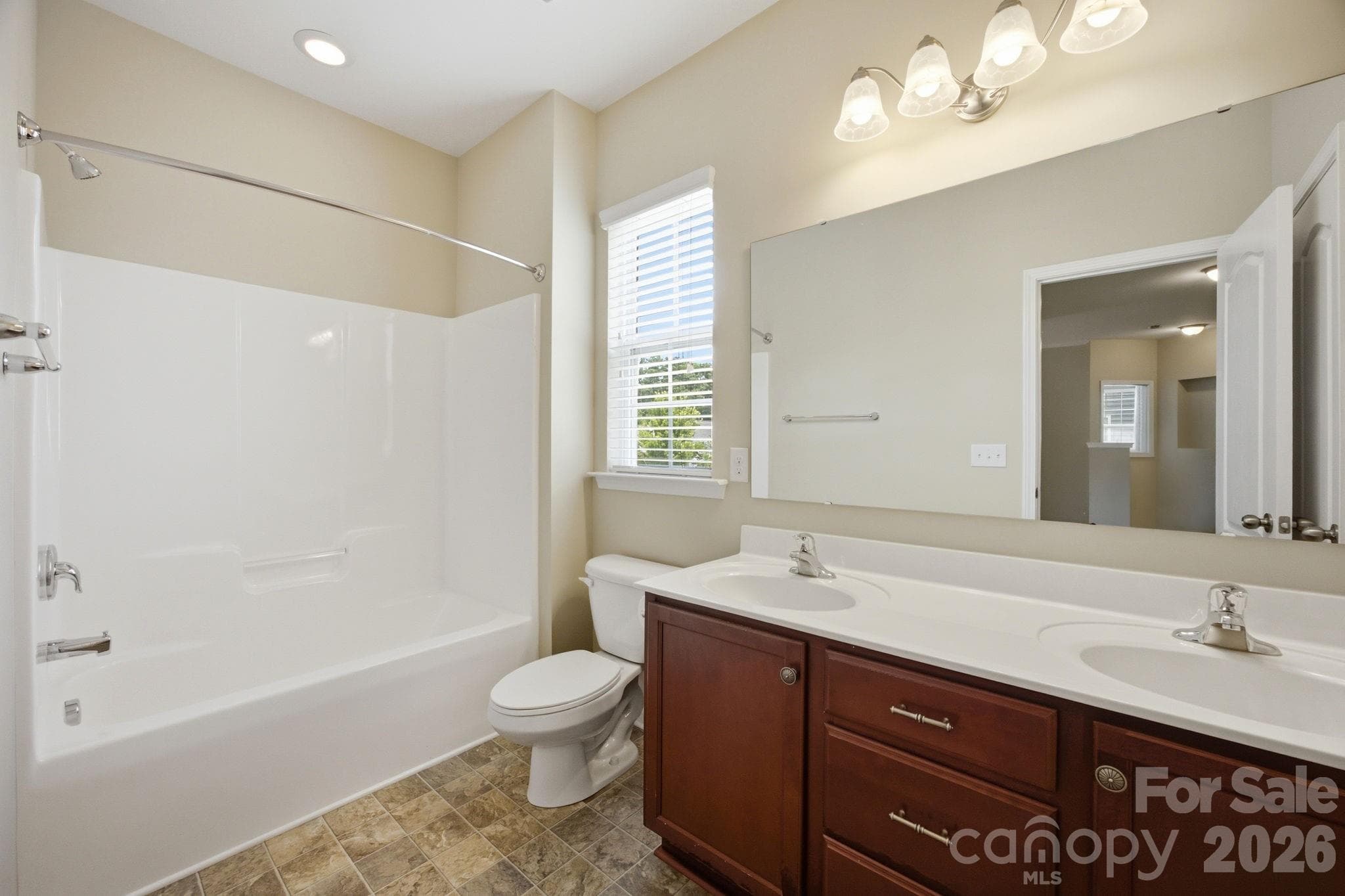 Single Family Residence at 14711 Brannock Hills Drive, Charlotte, photo 21 of 34
