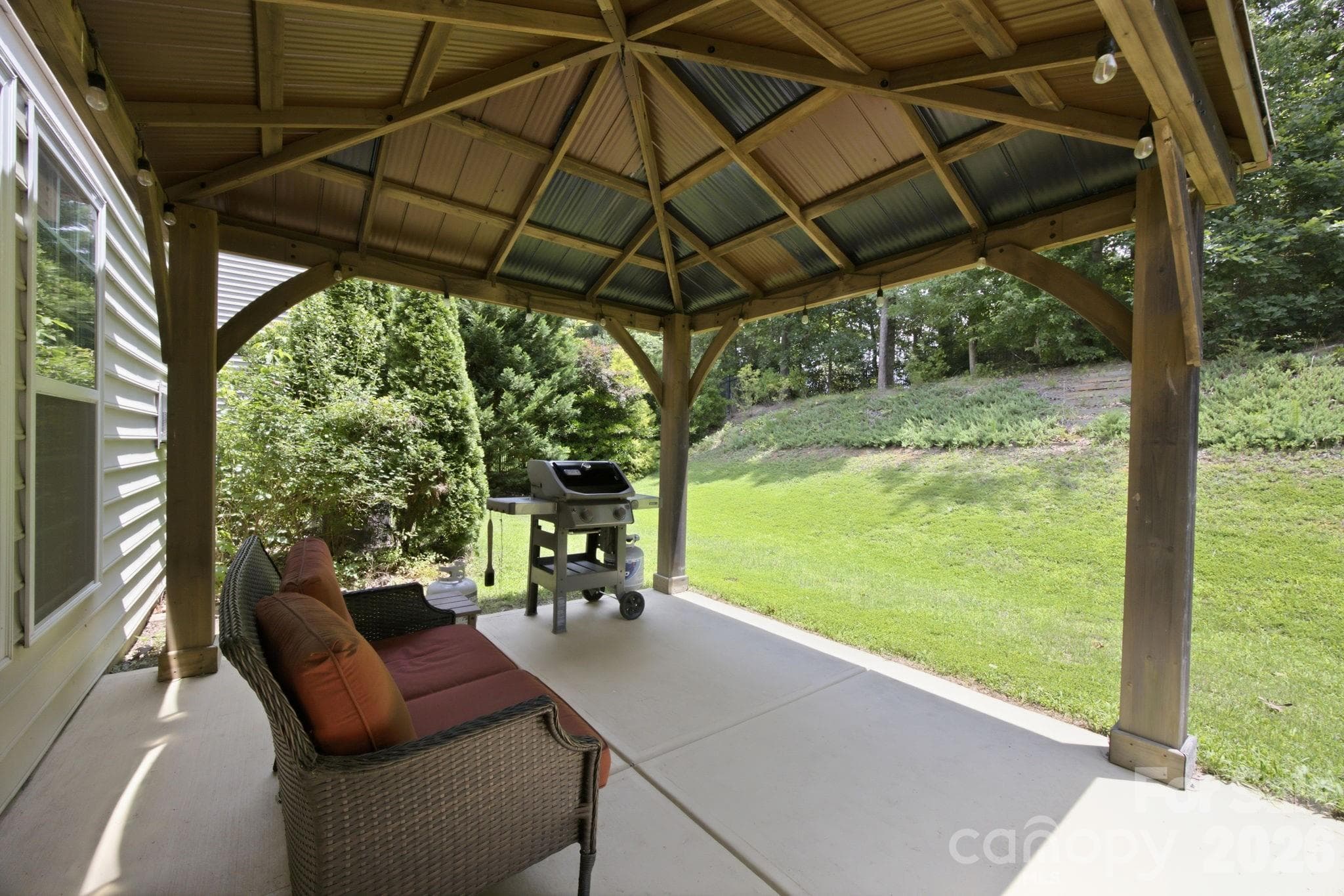 Single Family Residence at 14711 Brannock Hills Drive, Charlotte, photo 26 of 34