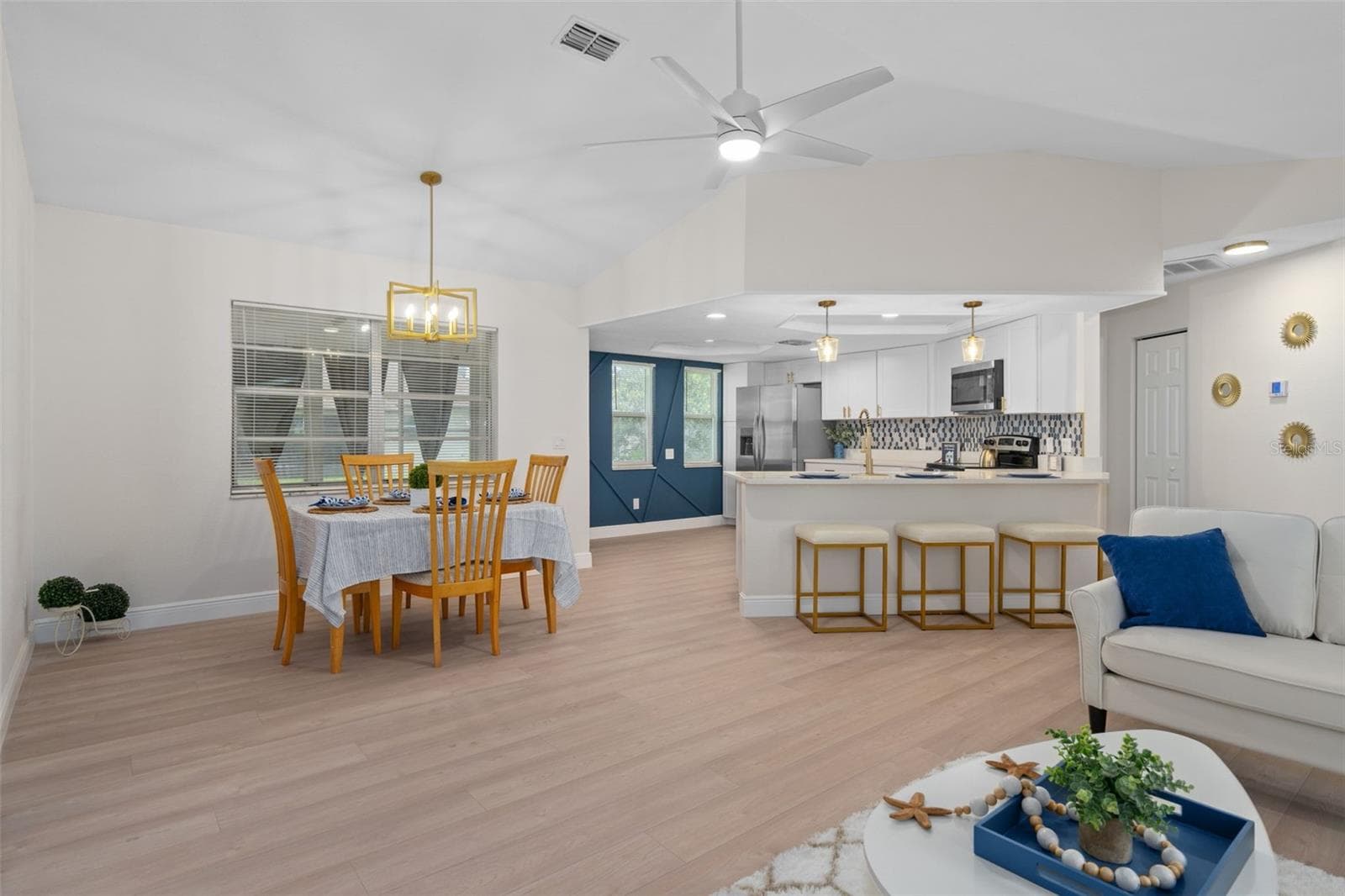 Single Family Residence at 8643 WOODBRIDGE DR, NEW PORT RICHEY, photo 5 of 25