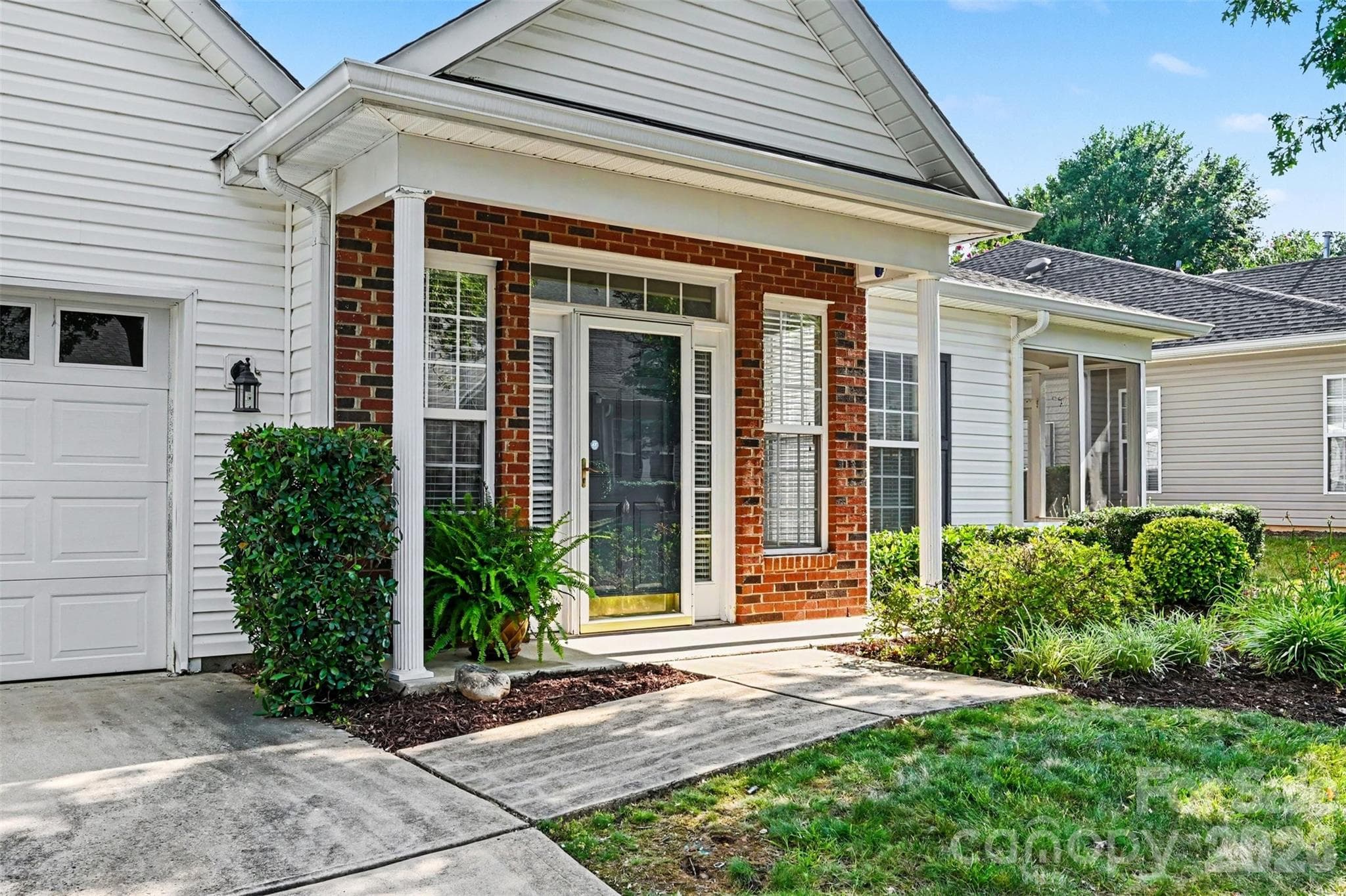 Condominium at Charlotte, photo 4 of 34