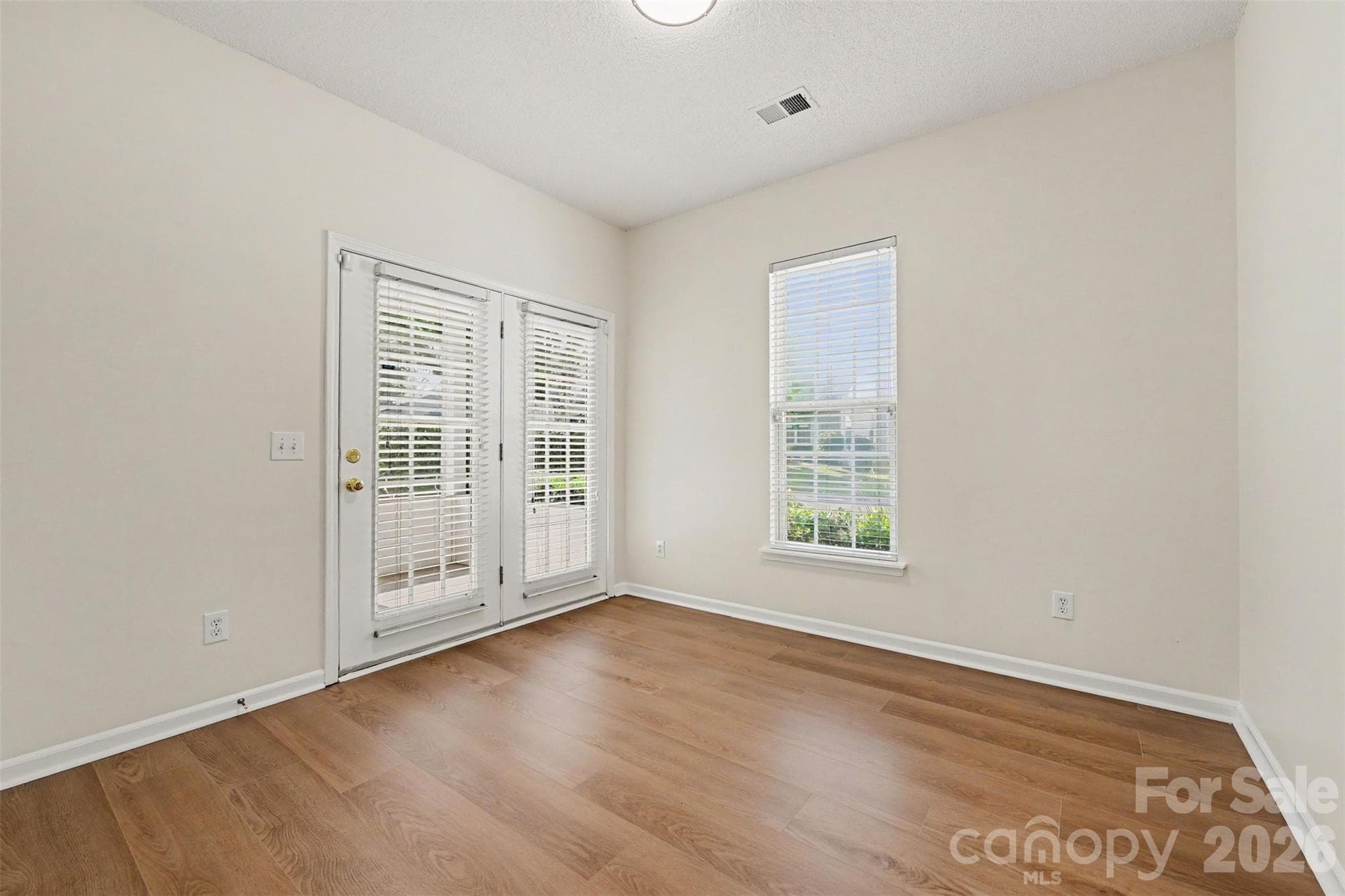 Secondary Bedroom - Charlotte