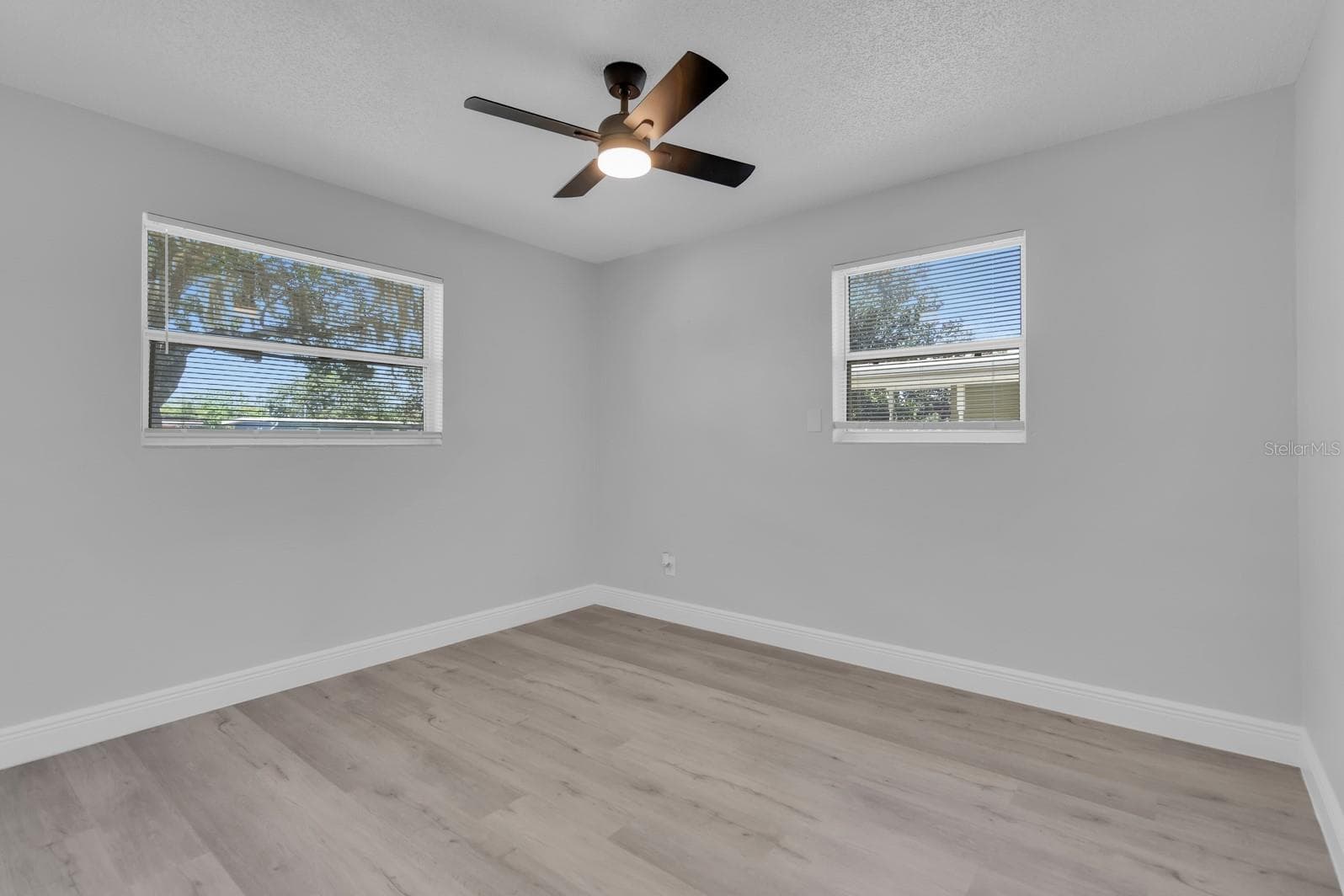 Single Family Residence at 1007 EGAN DR, ORLANDO, photo 4 of 30