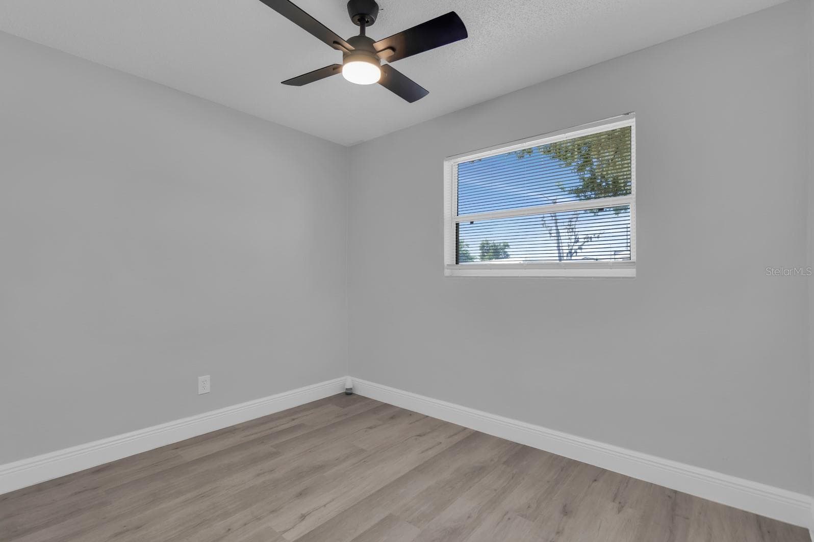 Single Family Residence at 1007 EGAN DR, ORLANDO, photo 8 of 30