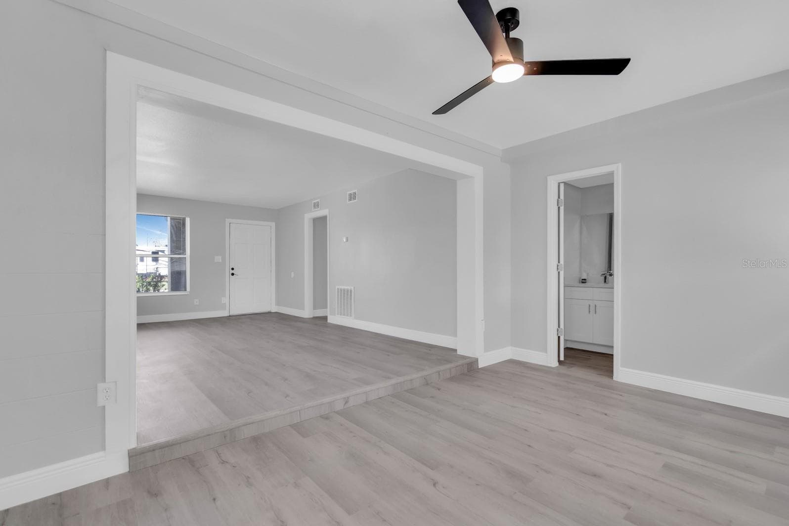 Single Family Residence at 1007 EGAN DR, ORLANDO, photo 13 of 30