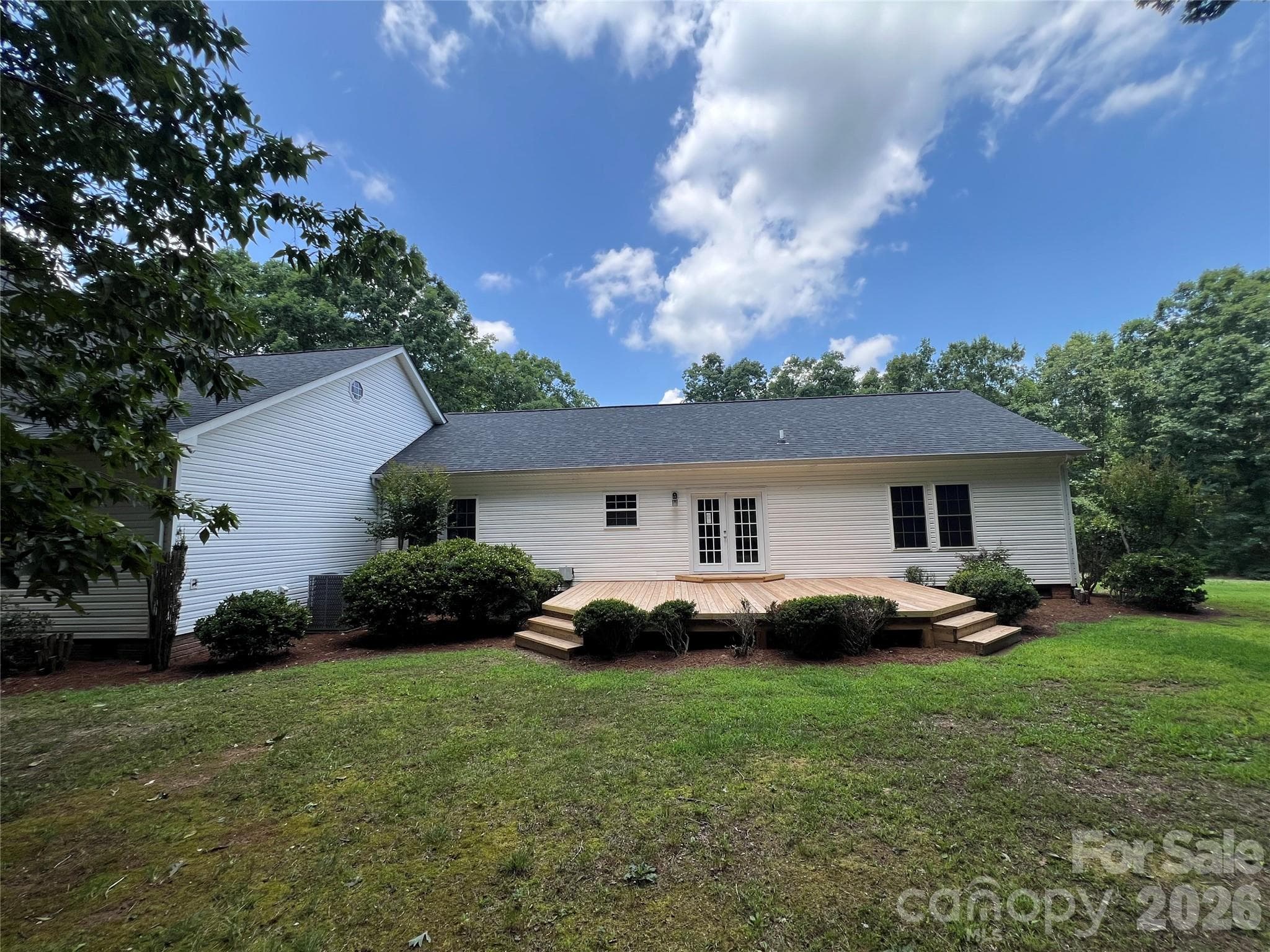 Single Family Residence at 245 Jermane Road, New London, photo 8 of 40