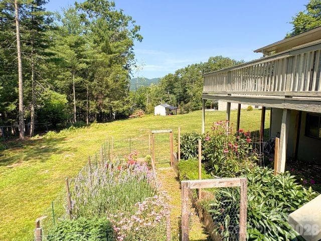 Single Family Residence at 35 Azalea Drive, Spruce Pine, photo 3 of 30