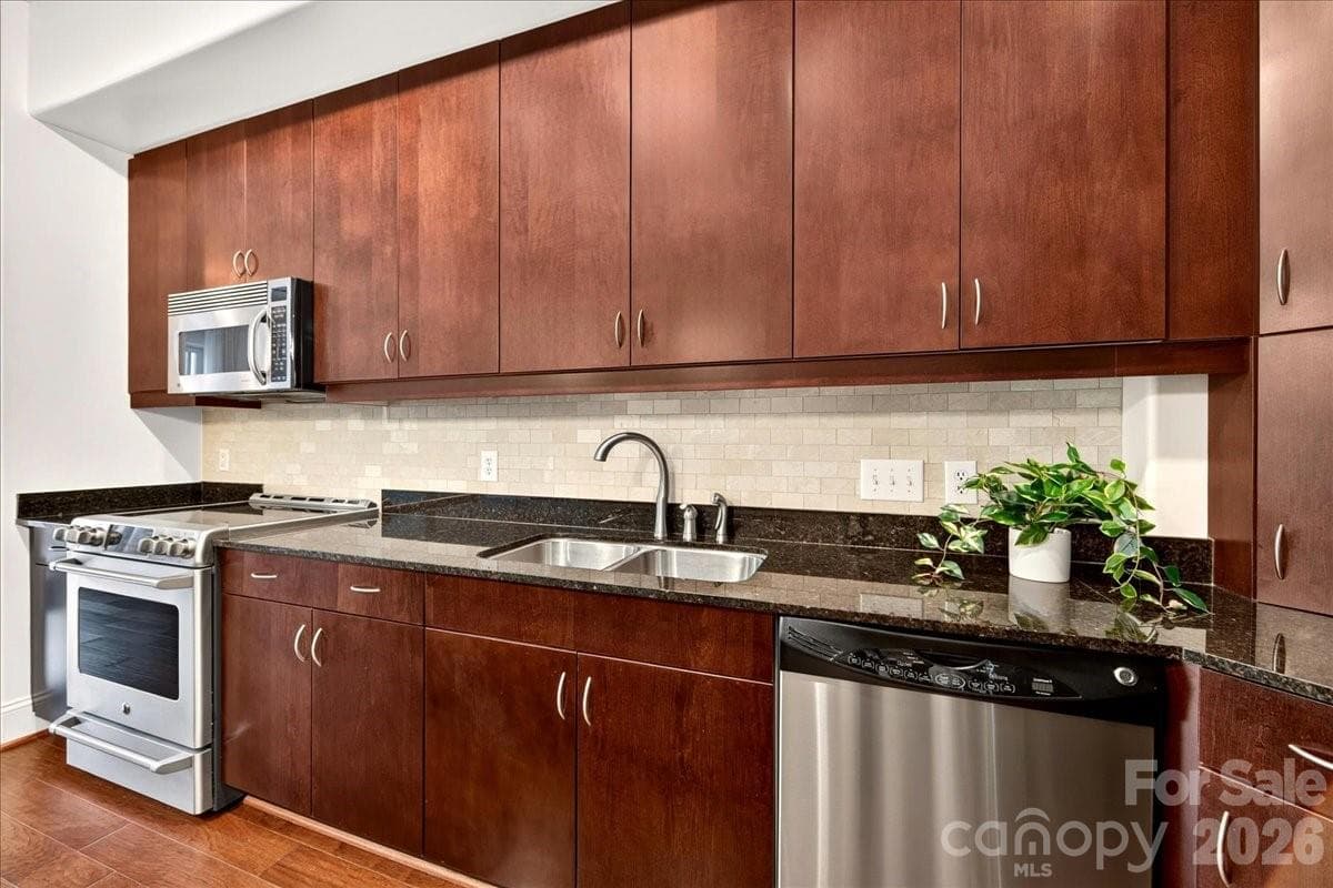 Stainless steel appliances - Charlotte
