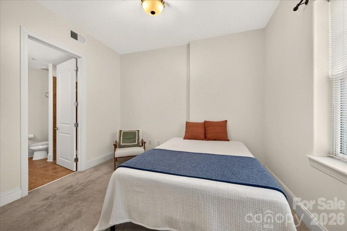 Bedroom - Charlotte
