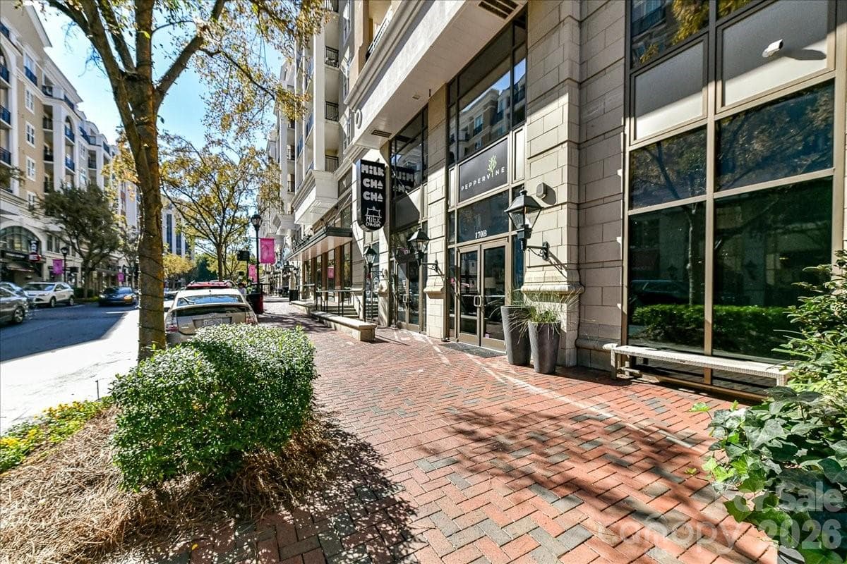 Condominium at Charlotte, photo 39 of 41
