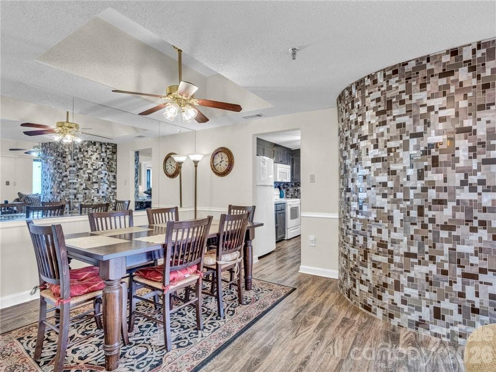 Condominium at Sugar Mountain, photo 11 of 39