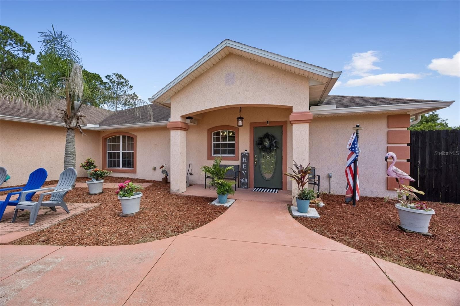 Ample room for enjoying your front yard - 134 BOWFIN DR, PALATKA