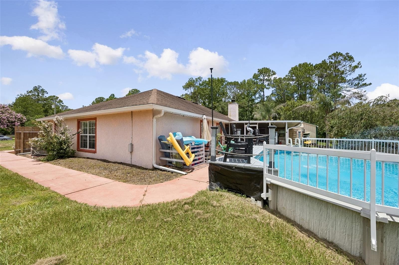 With sparkling - 134 BOWFIN DR, PALATKA