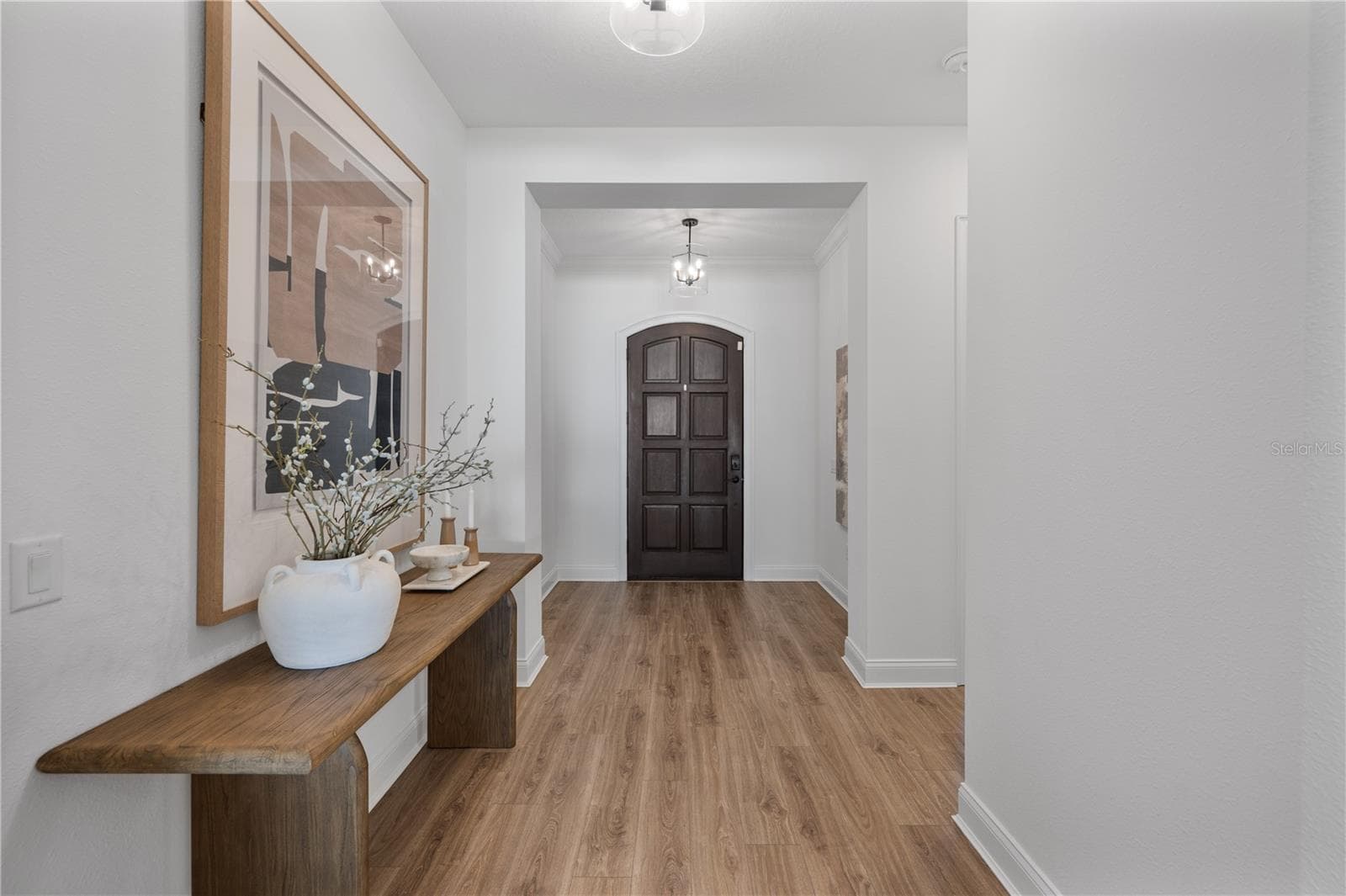 Front entry - 2403 DERBYSHIRE AVE, LAKELAND