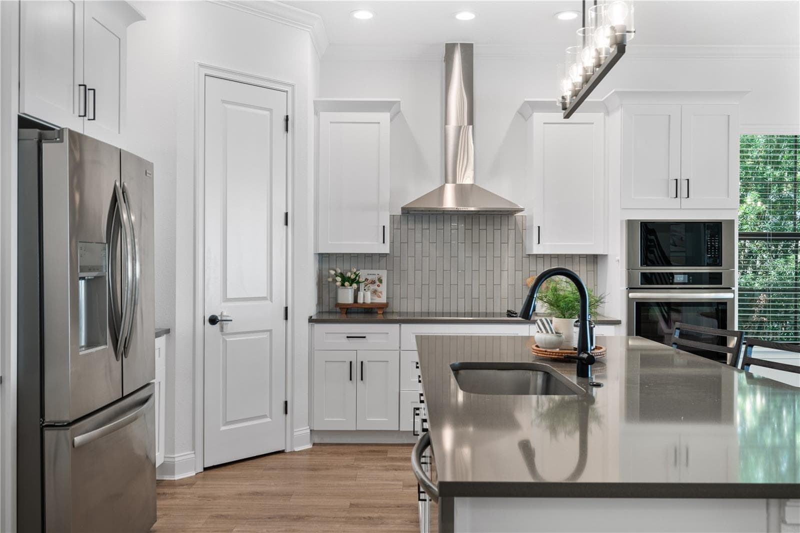 Kitchen - 2403 DERBYSHIRE AVE, LAKELAND