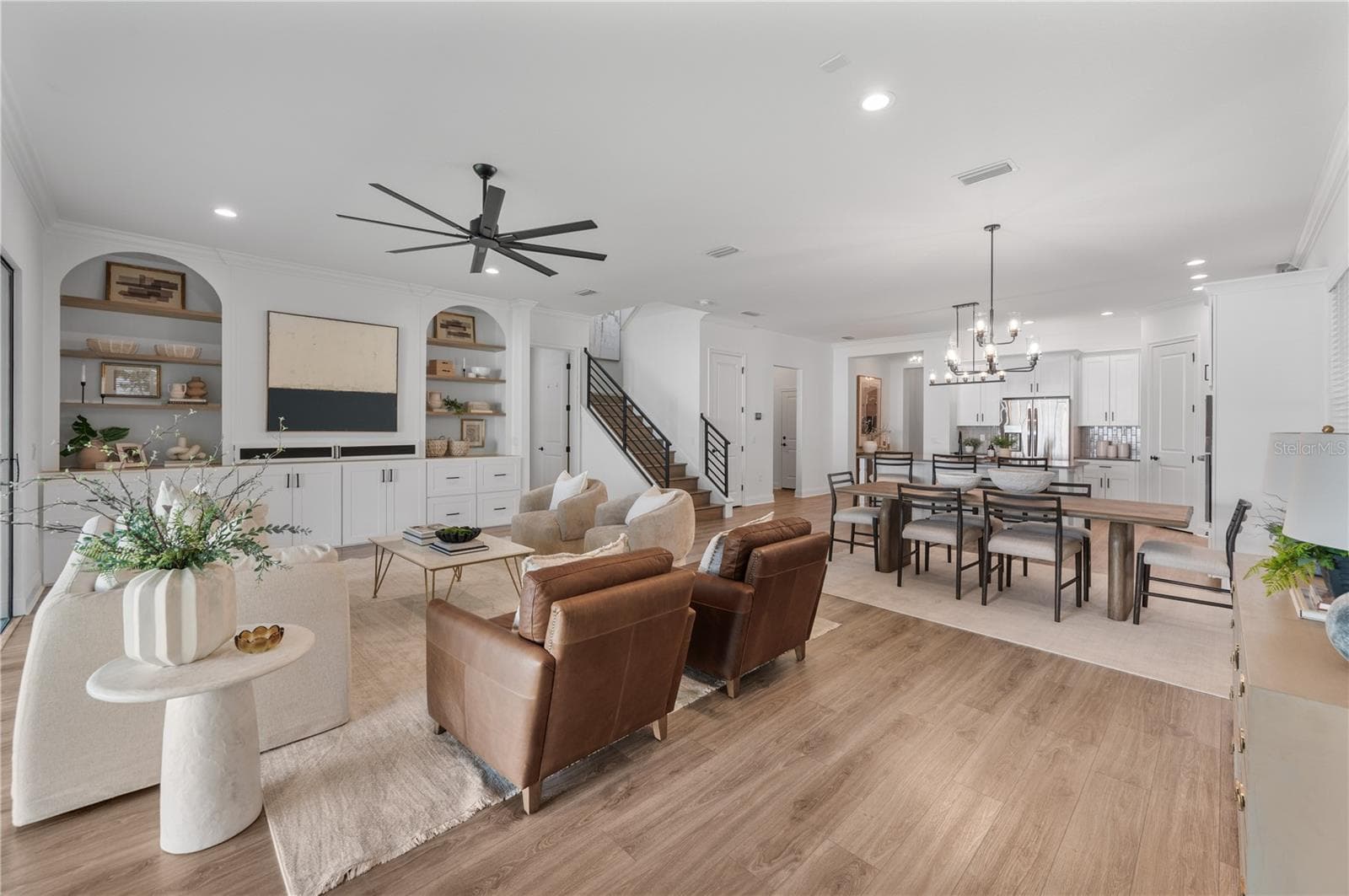 Open concept living space - 2403 DERBYSHIRE AVE, LAKELAND