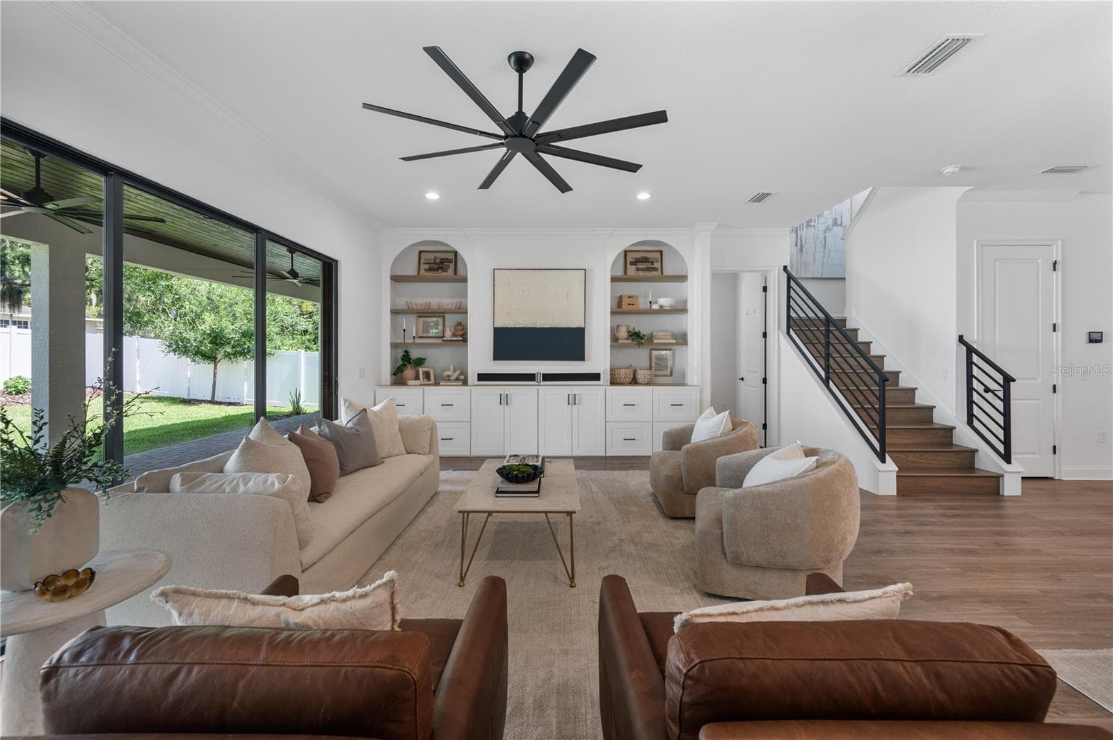 Open concept living space - 2403 DERBYSHIRE AVE, LAKELAND