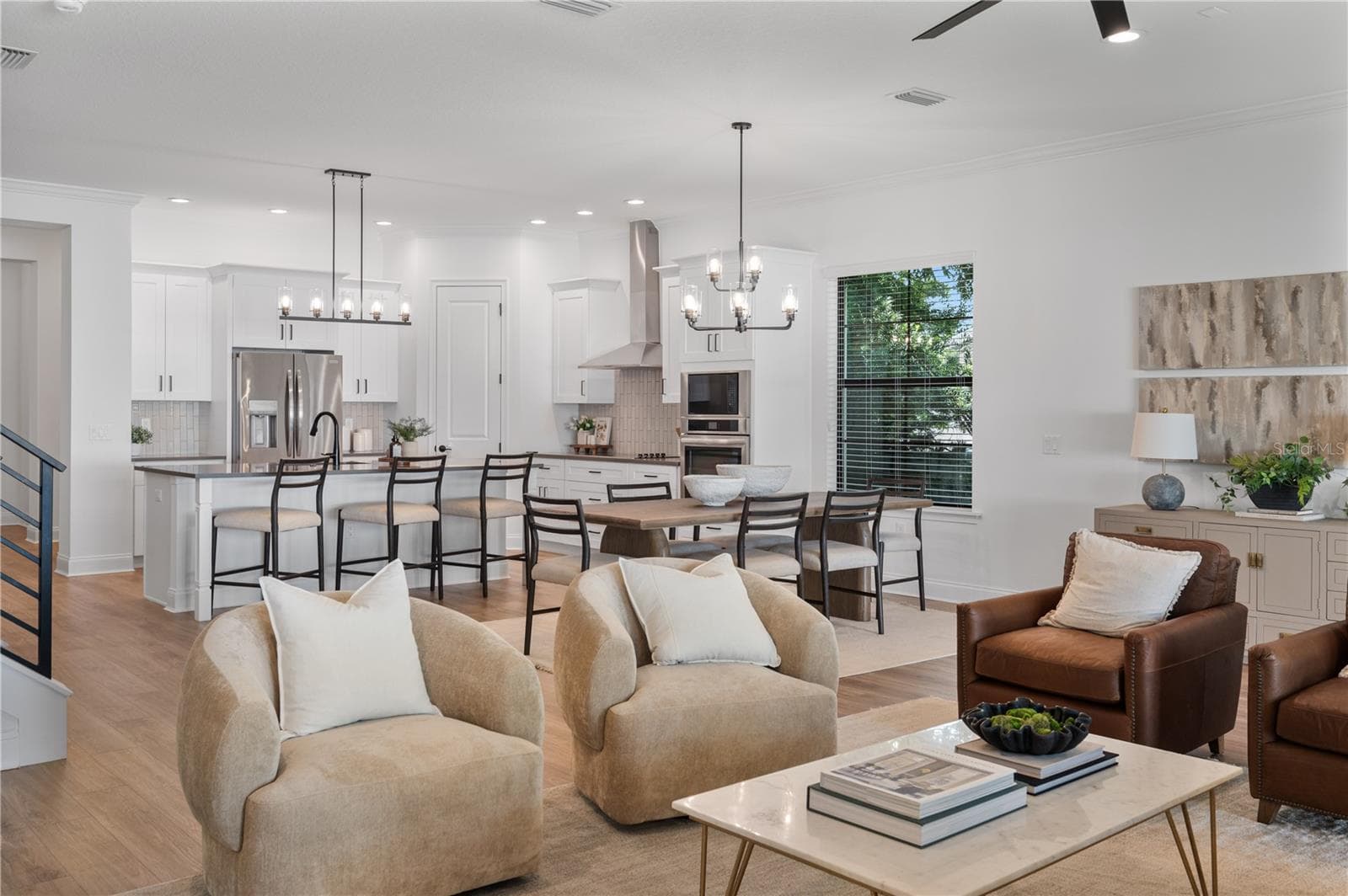 Open concept living space - 2403 DERBYSHIRE AVE, LAKELAND