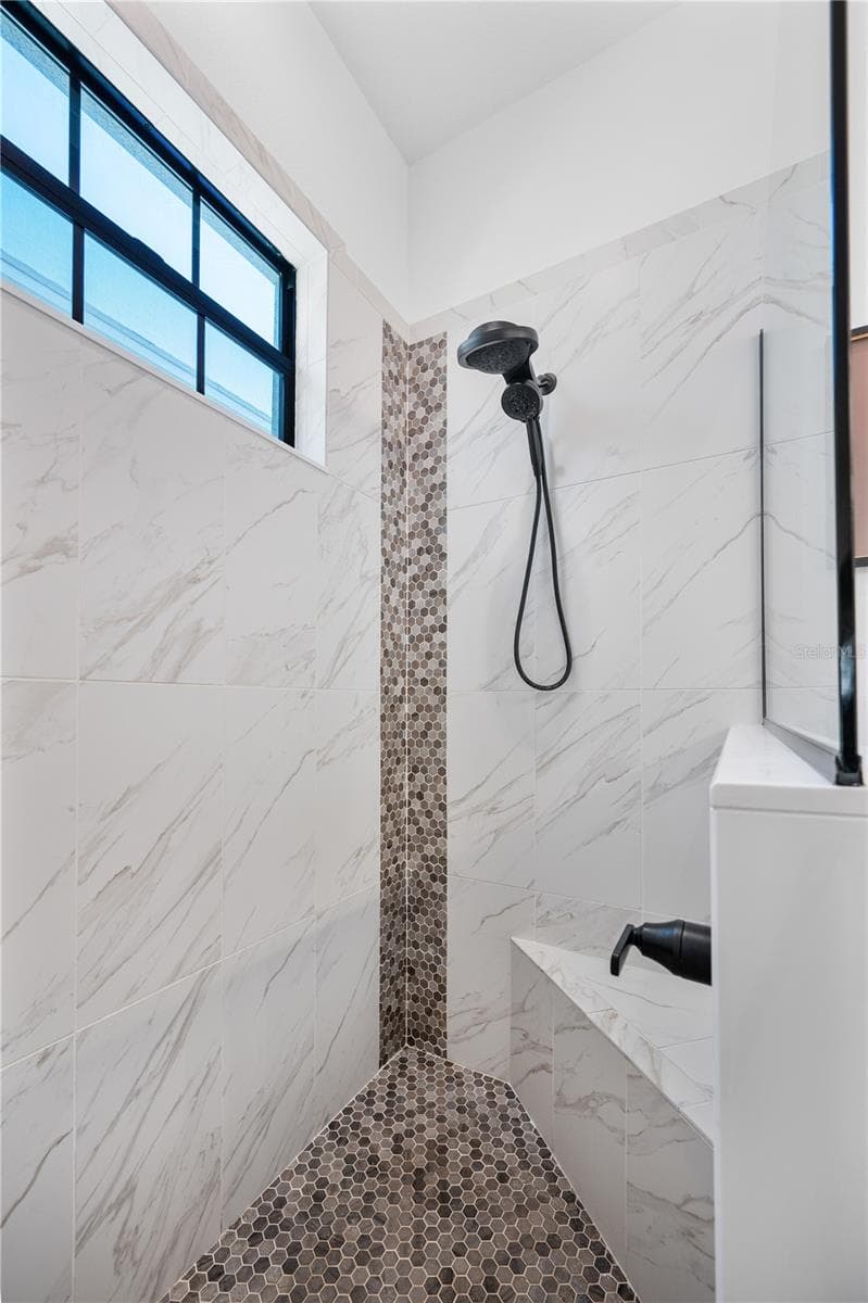 Primary ensuite walk-in shower - 2403 DERBYSHIRE AVE, LAKELAND