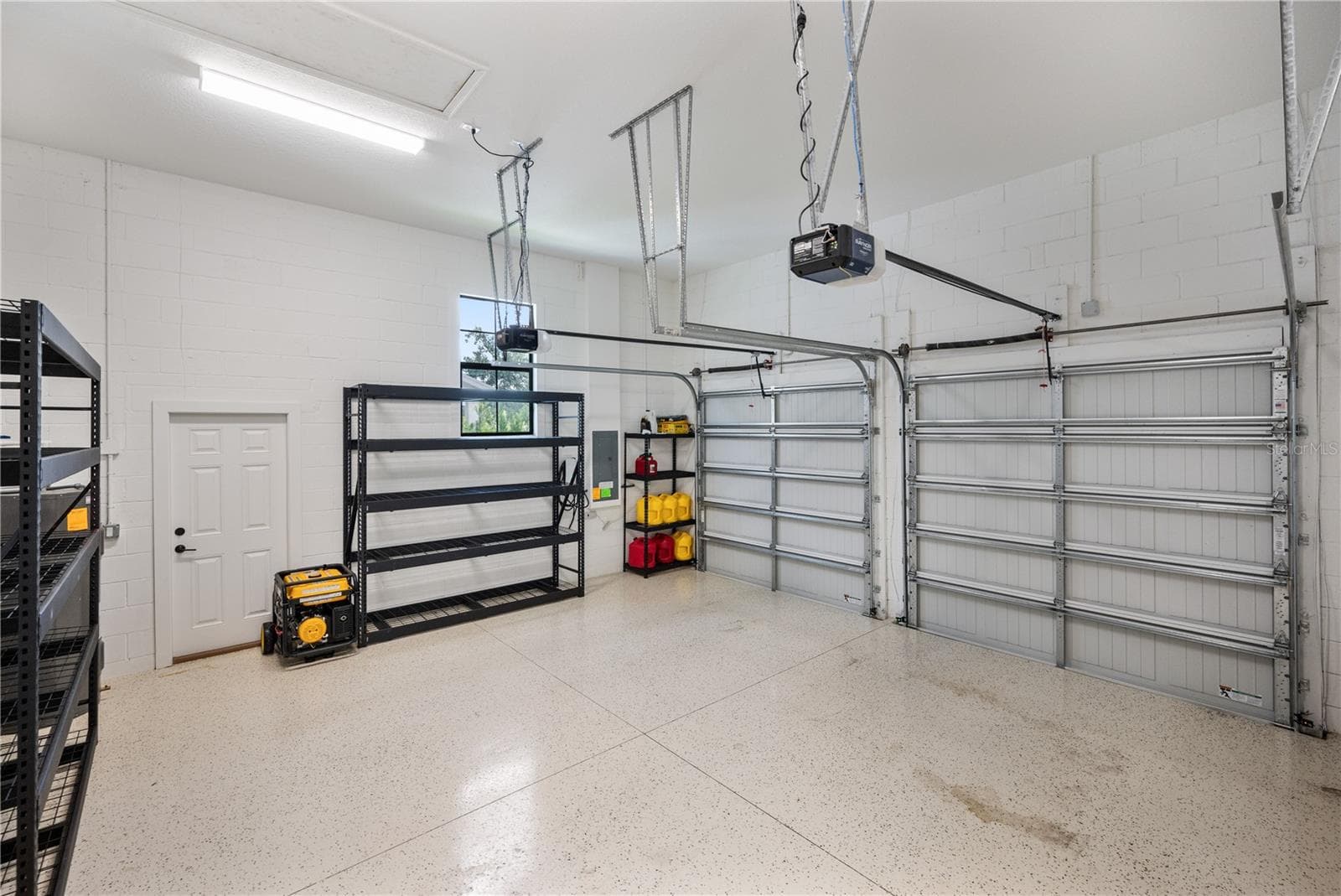 Garage - 2403 DERBYSHIRE AVE, LAKELAND