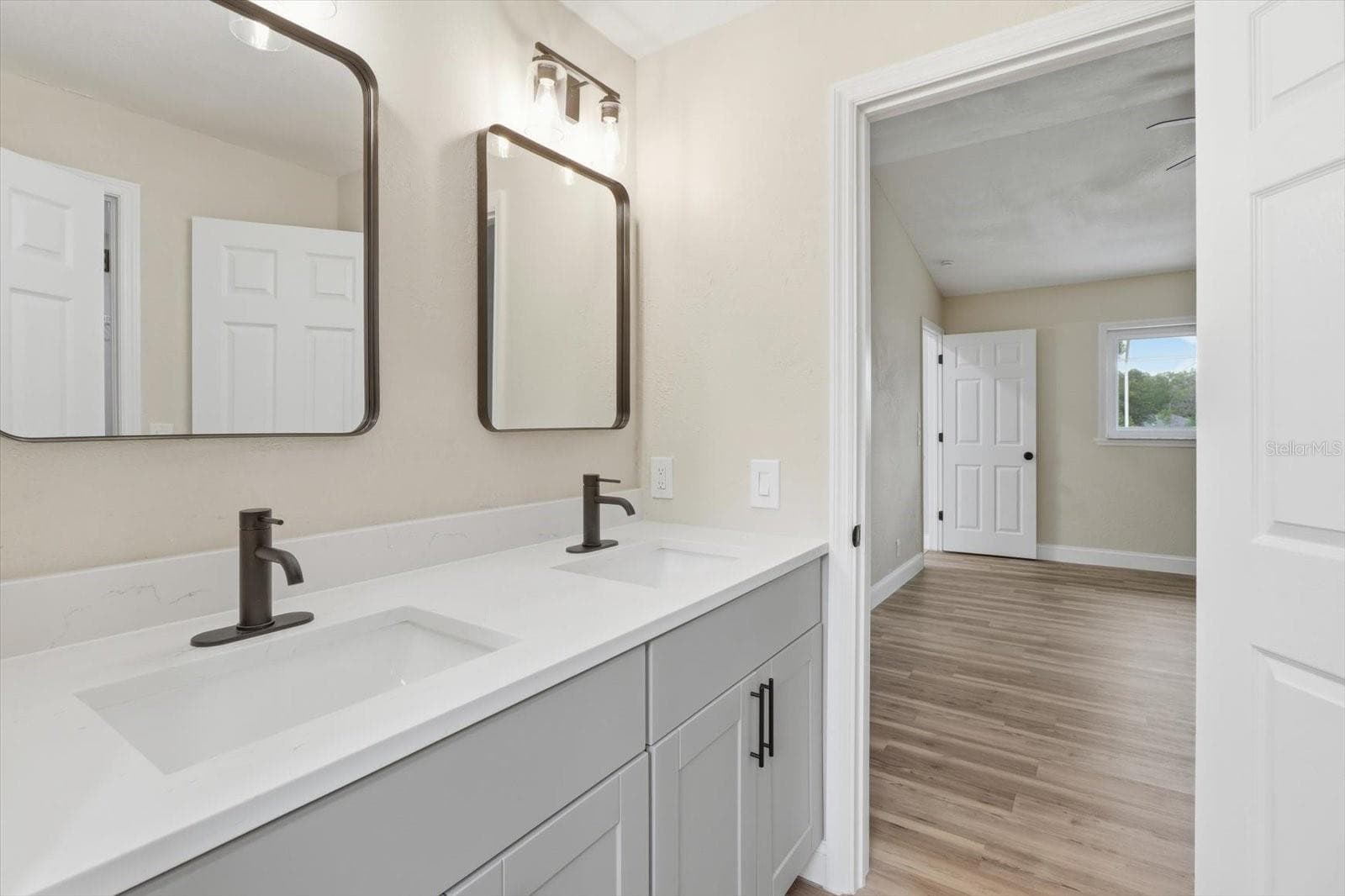 en suite bathroom - 9642 ELGIN BLVD, SPRING HILL