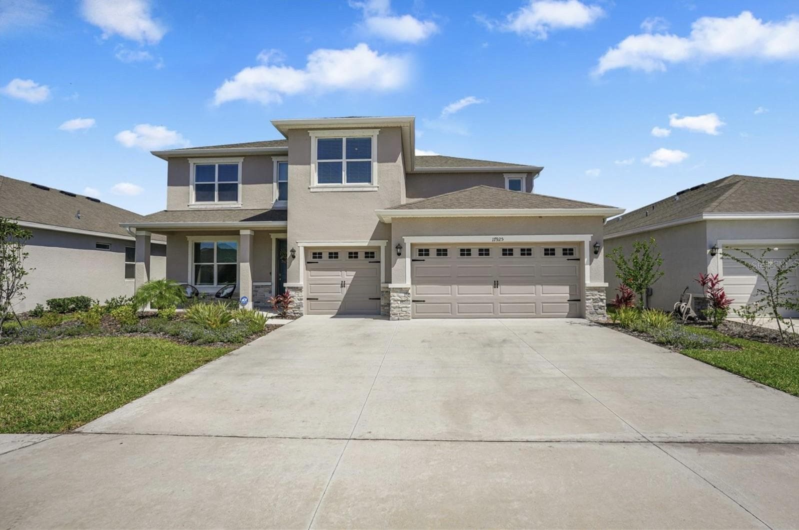 Single Family Residence at 17925 FATTORIA TER, LAKEWOOD RANCH, photo 2 of 32
