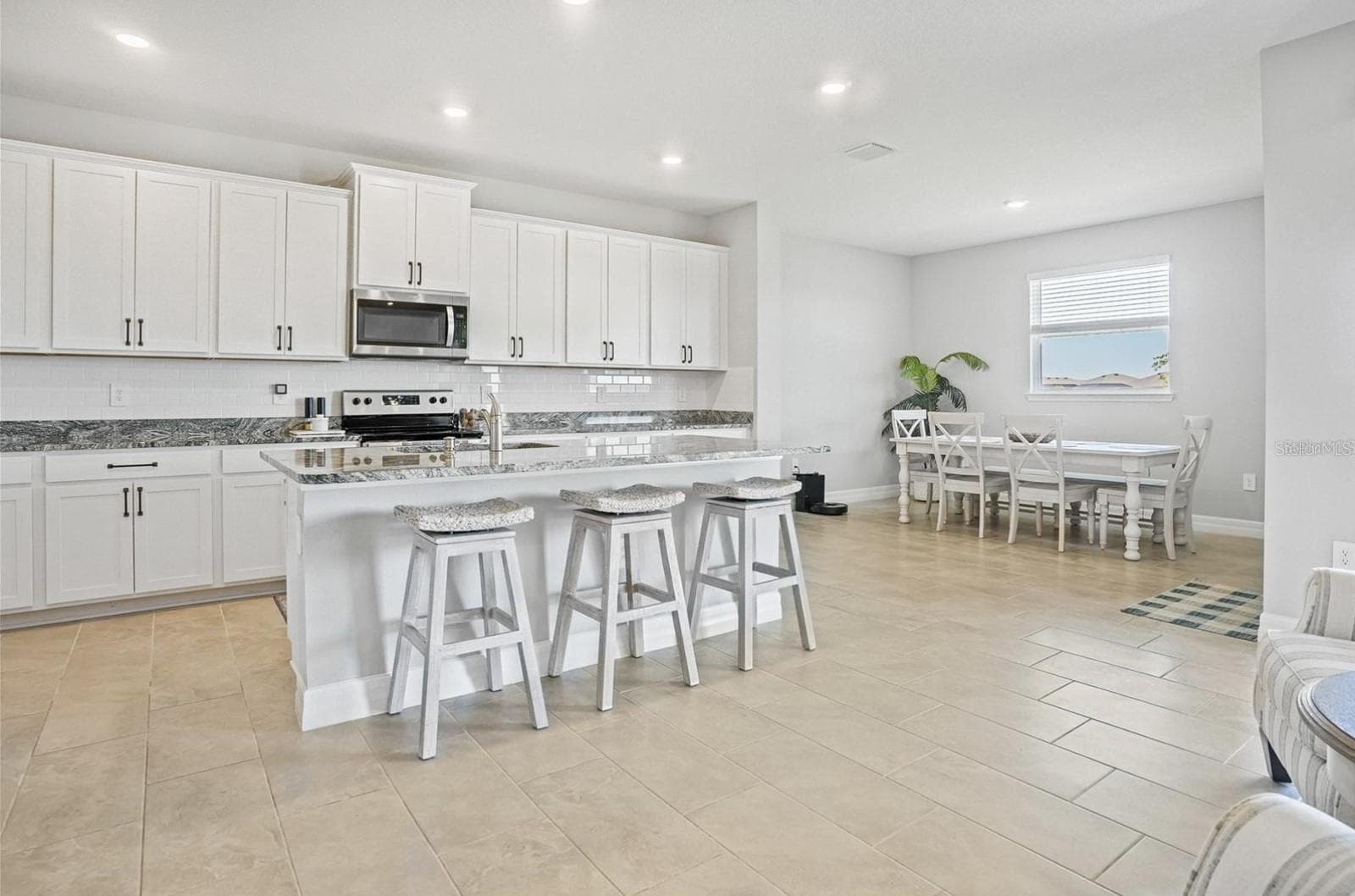 Single Family Residence at 17925 FATTORIA TER, LAKEWOOD RANCH, photo 11 of 32