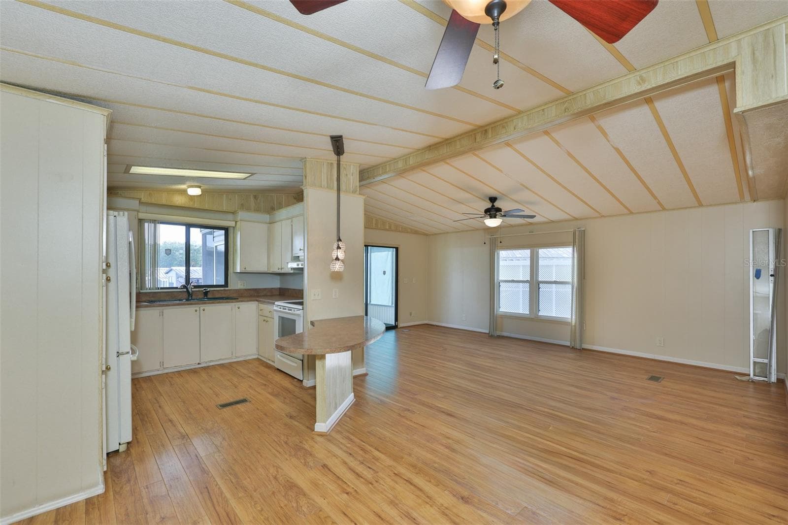 Manufactured Home at 168 BEECHWOOD DR #67, SAFETY HARBOR, photo 6 of 32