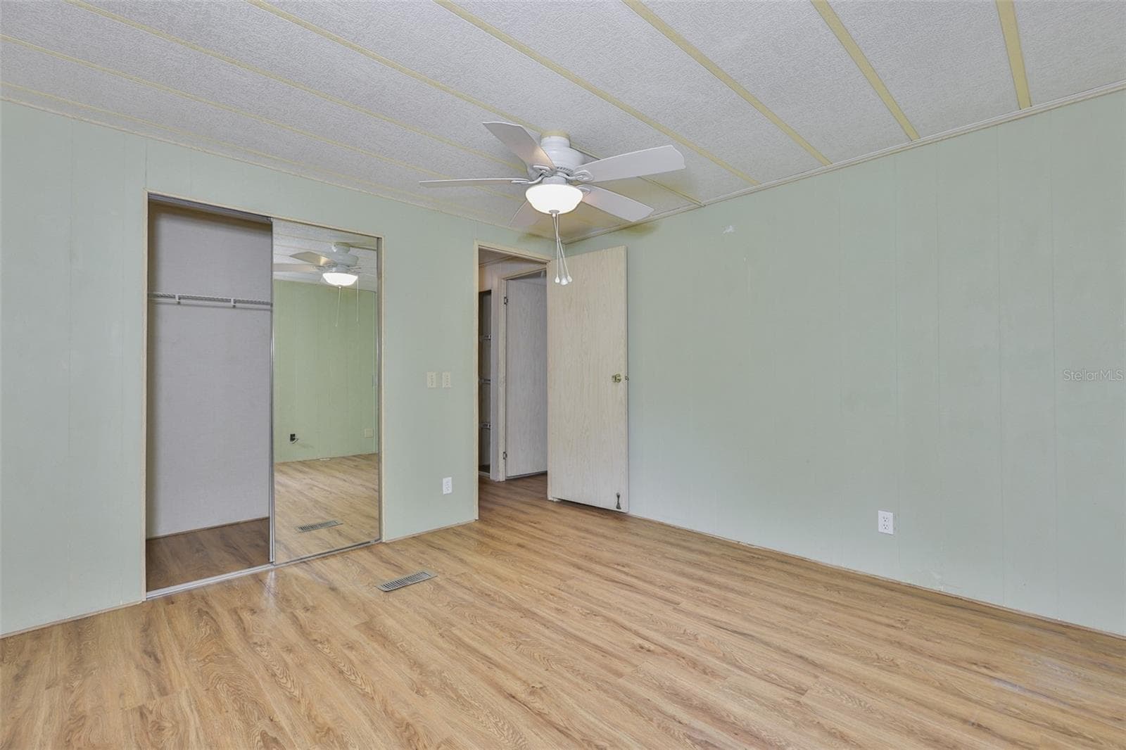 Manufactured Home at 168 BEECHWOOD DR #67, SAFETY HARBOR, photo 23 of 32