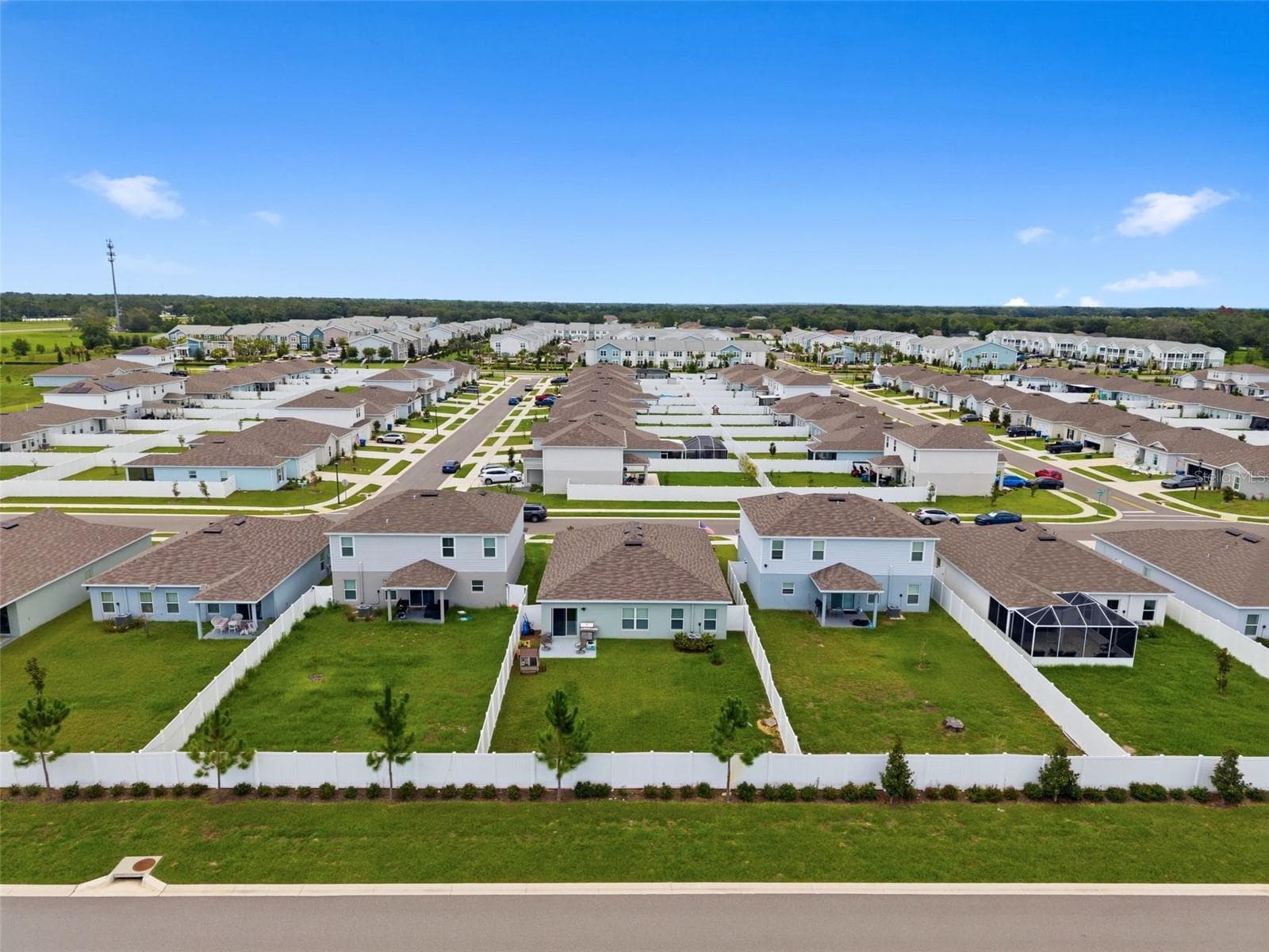Single Family Residence at 14338 WHITEWATER WAY, BROOKSVILLE, photo 52 of 60
