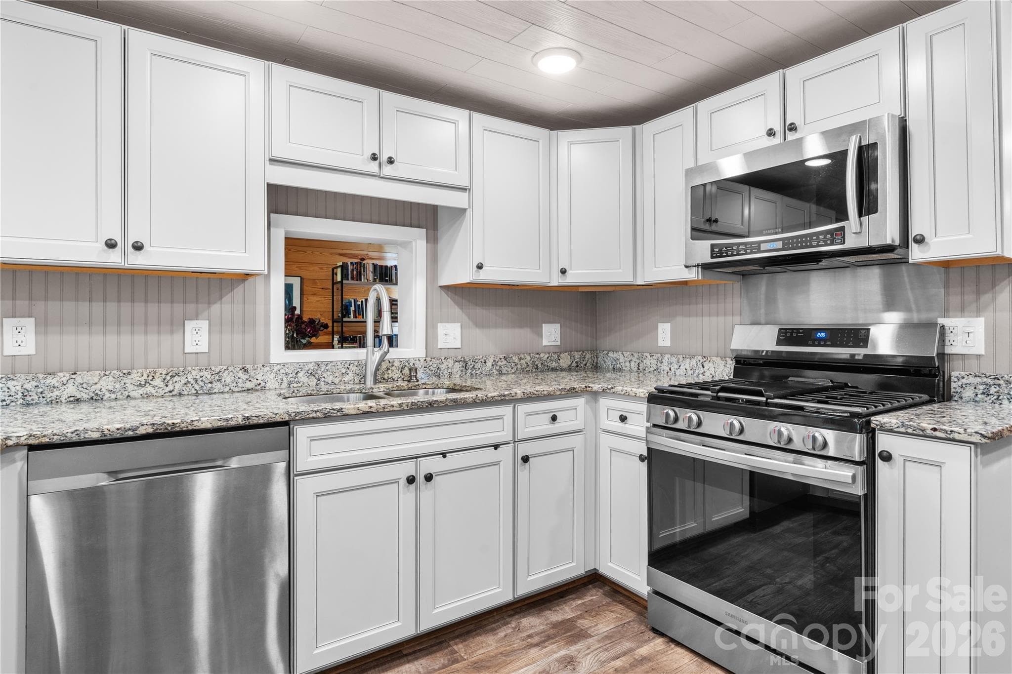 Single Family Residence at 180 Longview Road, Newland, photo 9 of 48