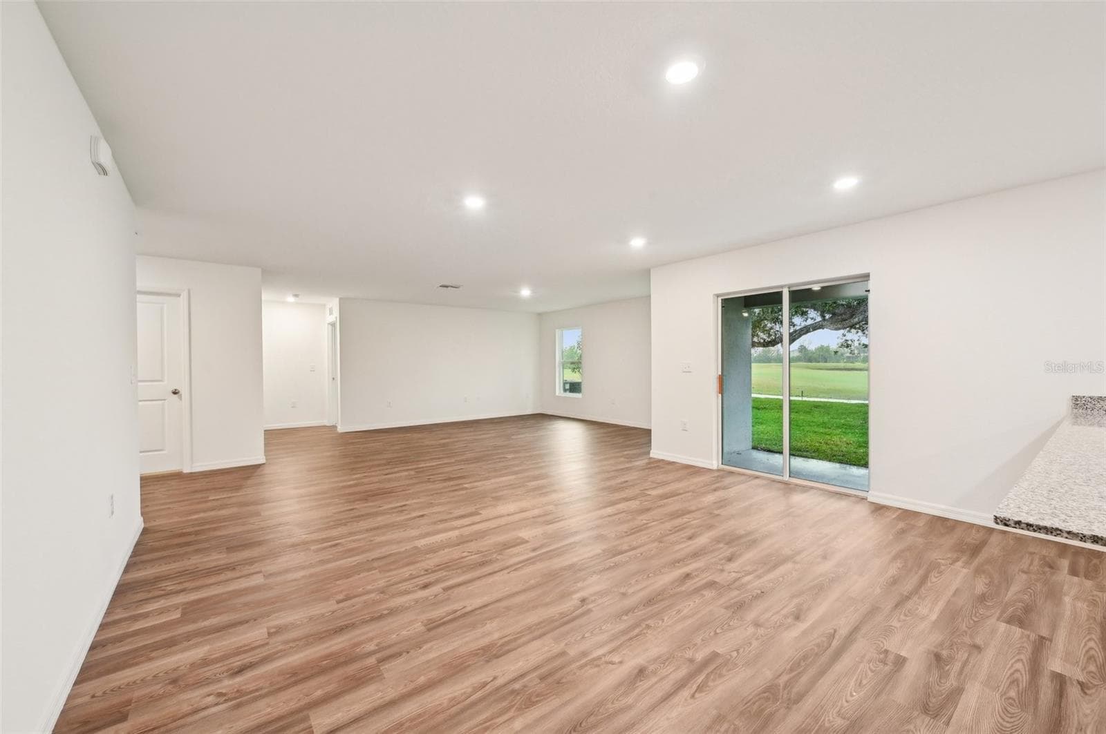 Single Family Residence at 12 HACKBERRY CT N, HOMOSASSA, photo 11 of 34
