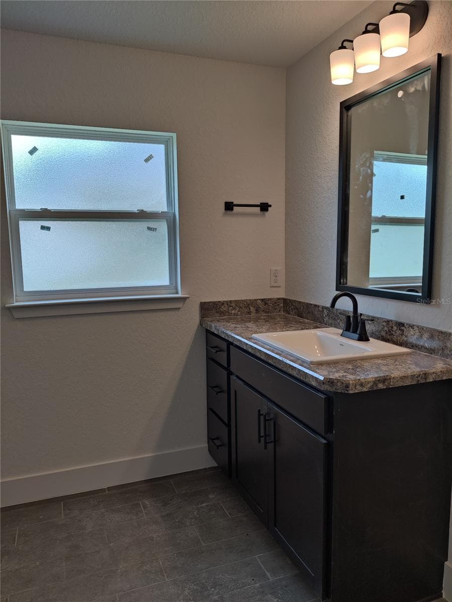 Master Bath other separate vanity - 1 CHRYSANTHEMUM CT, HOMOSASSA