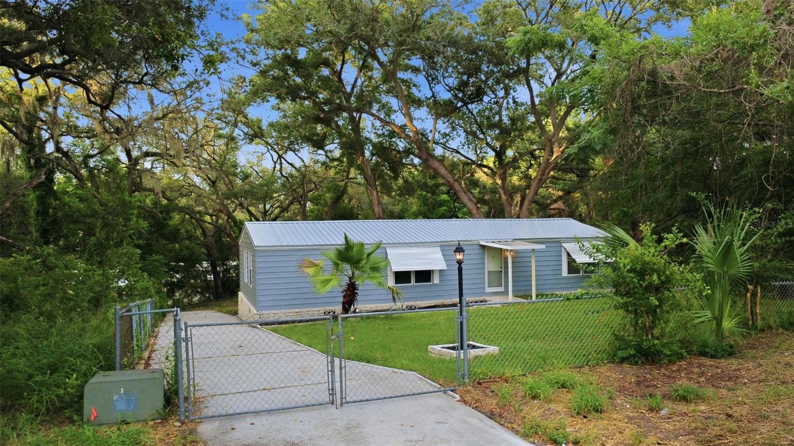 403 ACORN CIR