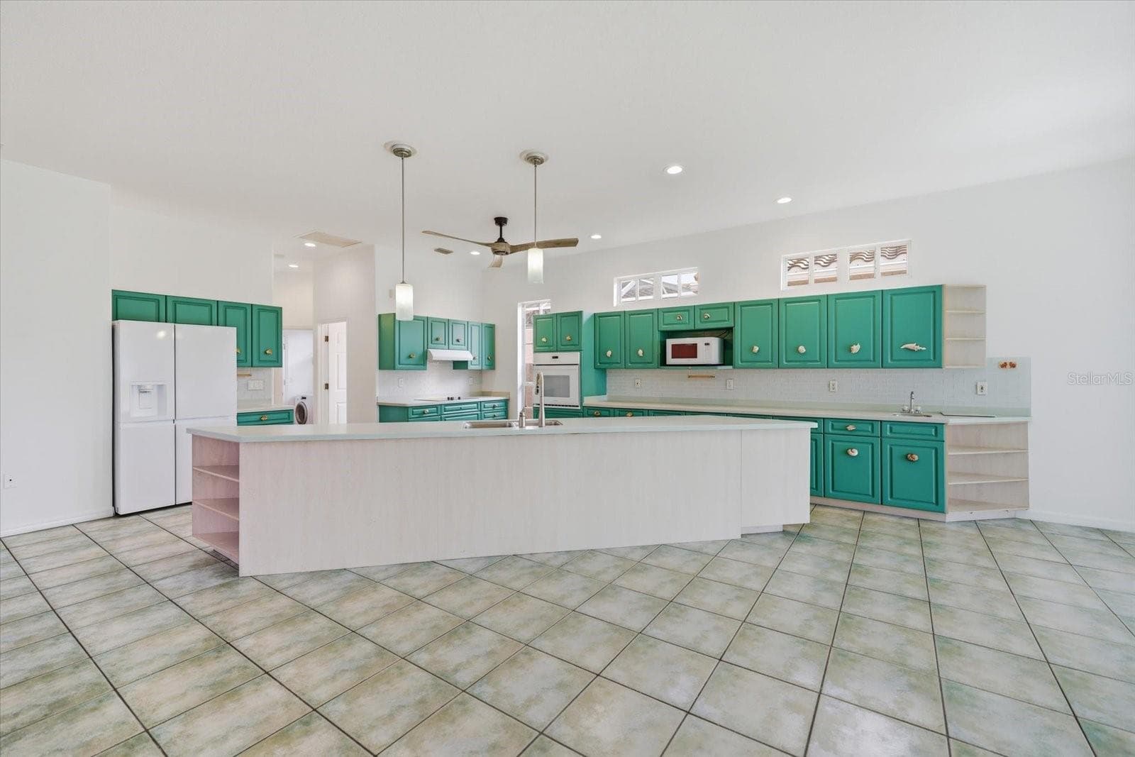 Single Family Residence at 210 RIO TERRA, VENICE, photo 13 of 78