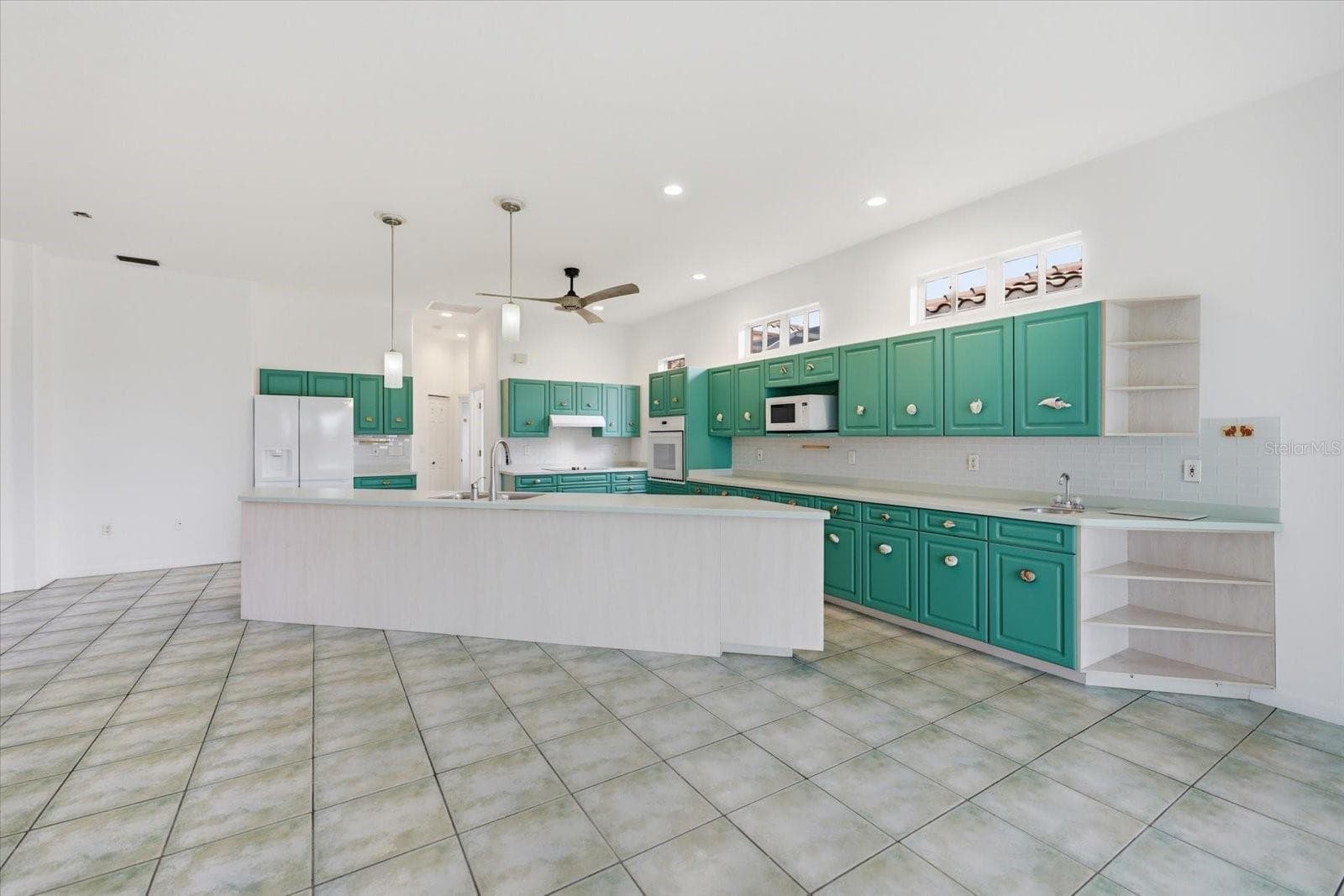 Single Family Residence at 210 RIO TERRA, VENICE, photo 14 of 78