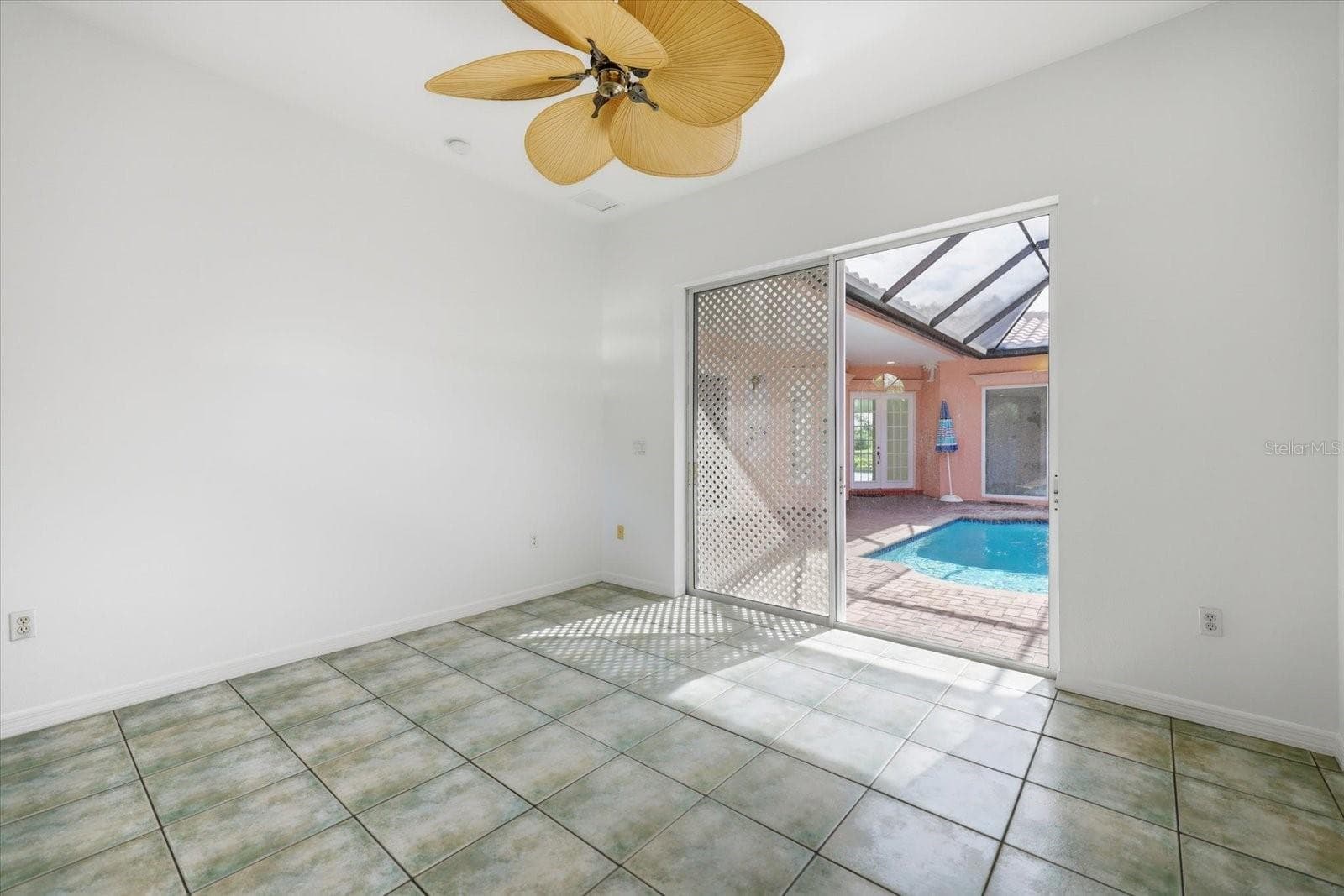 Single Family Residence at 210 RIO TERRA, VENICE, photo 19 of 78