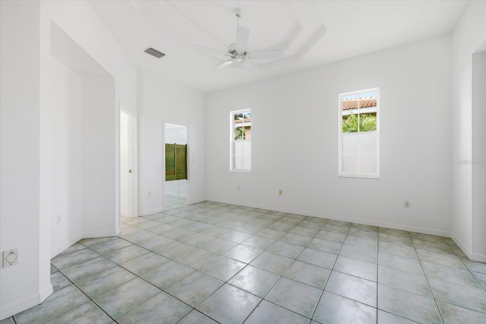 Single Family Residence at 210 RIO TERRA, VENICE, photo 20 of 78