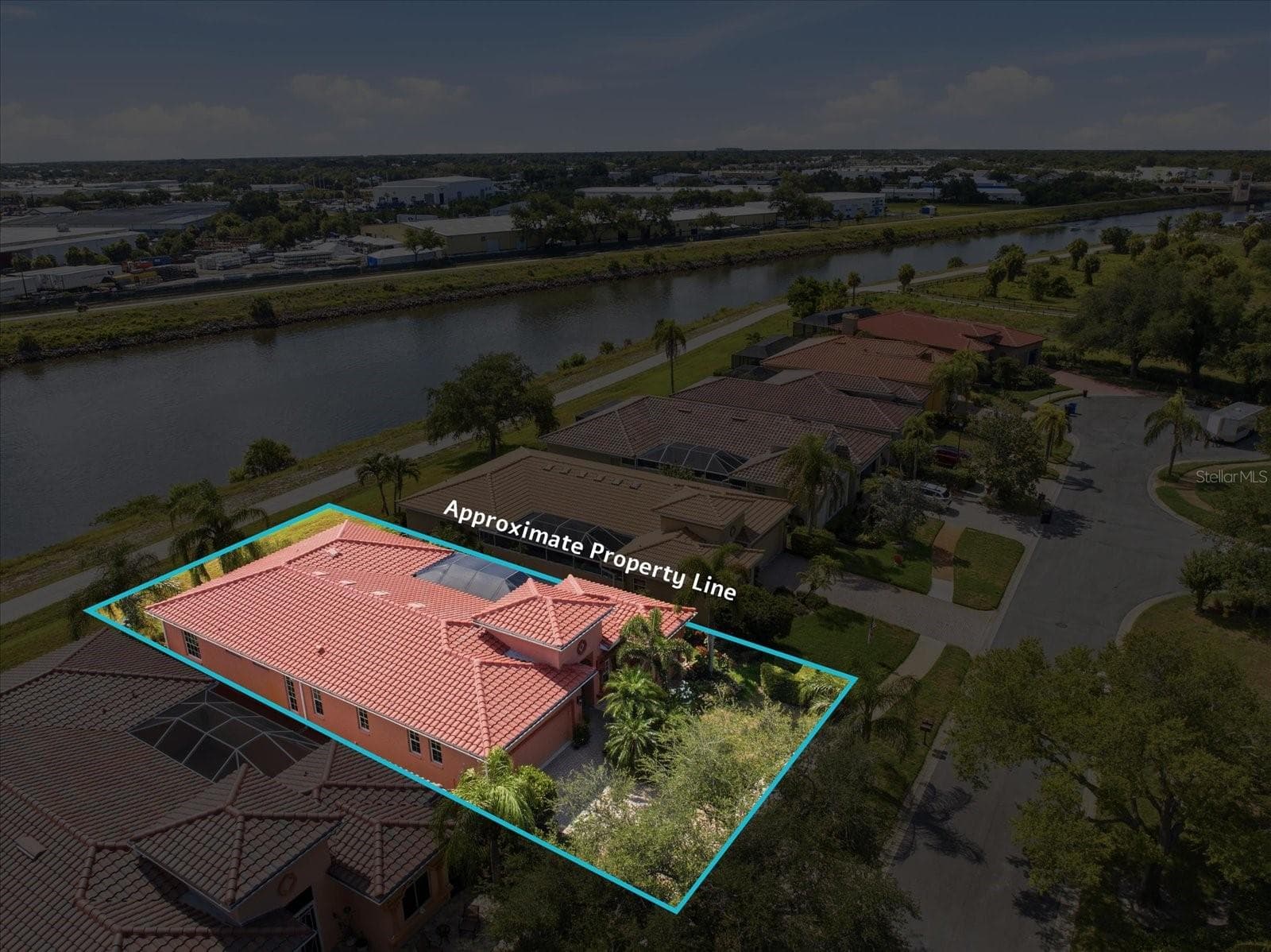 Single Family Residence at 210 RIO TERRA, VENICE, photo 24 of 78
